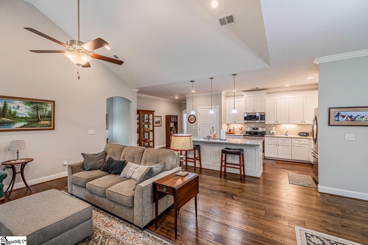 12 Pineglen Court Simpsonville, SC 29680