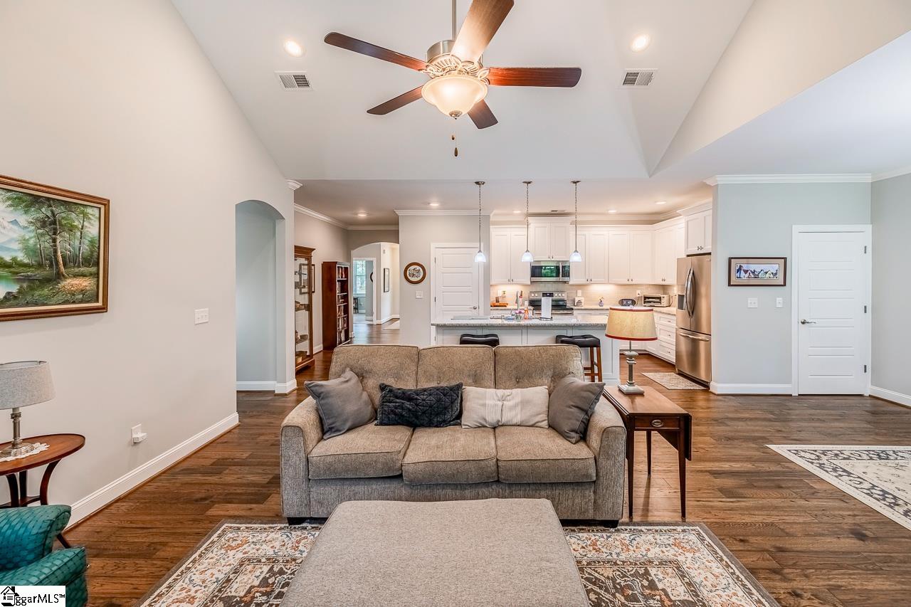 12 Pineglen Court Simpsonville, SC 29680