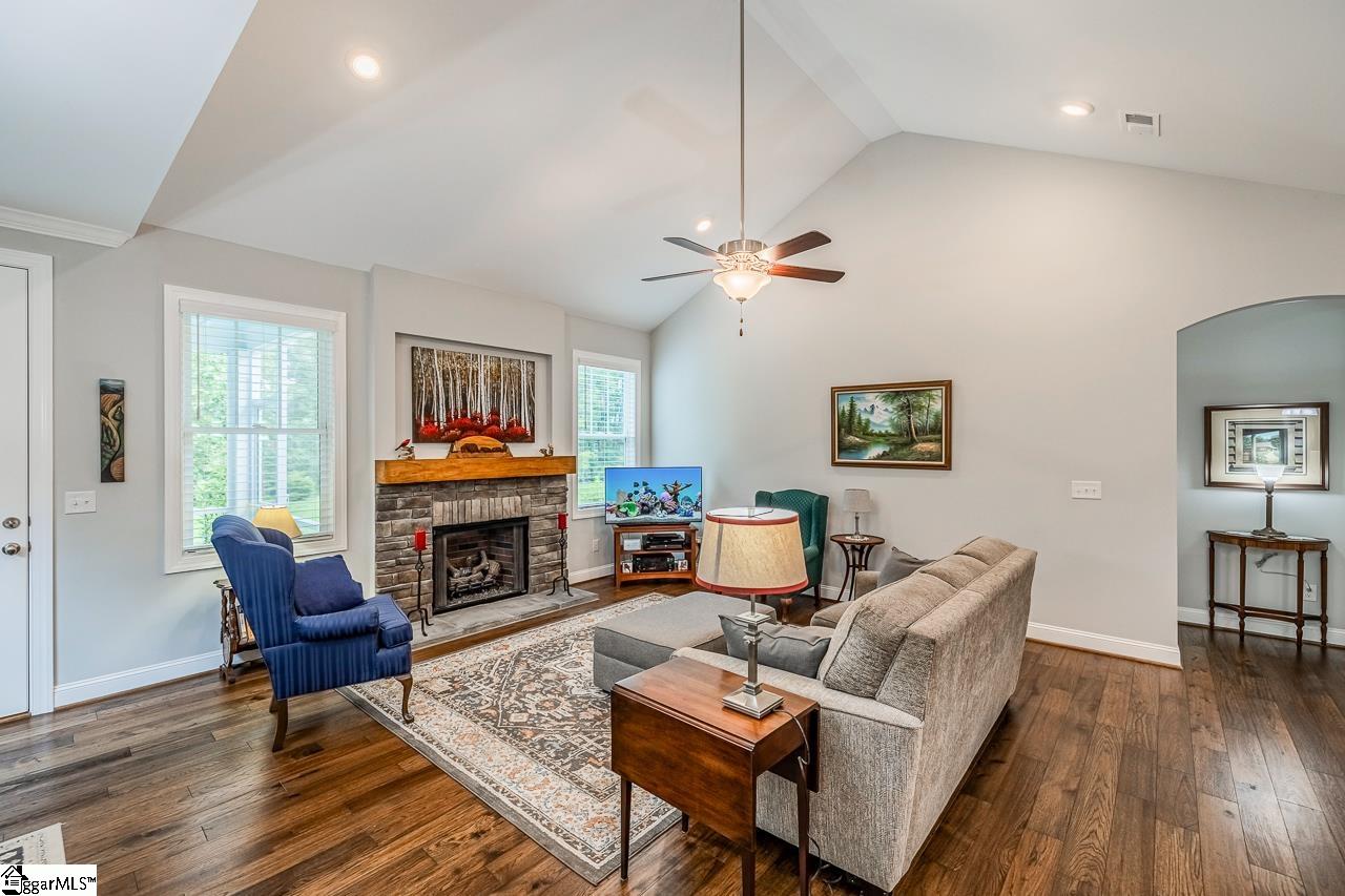 12 Pineglen Court Simpsonville, SC 29680