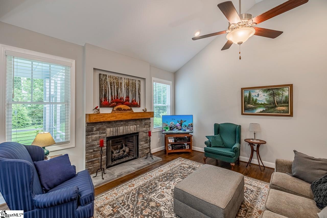 12 Pineglen Court Simpsonville, SC 29680