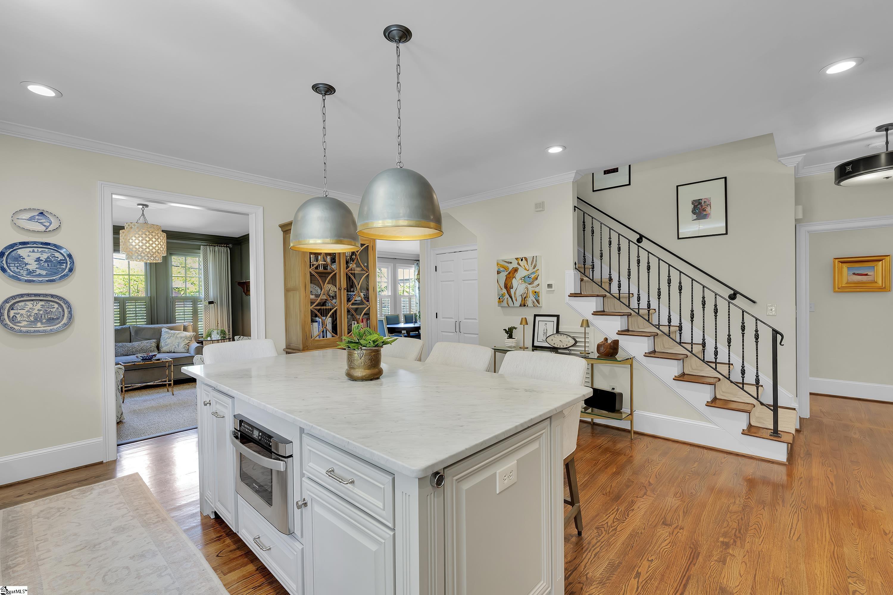 704 Crescent Avenue Greenville, SC 29601