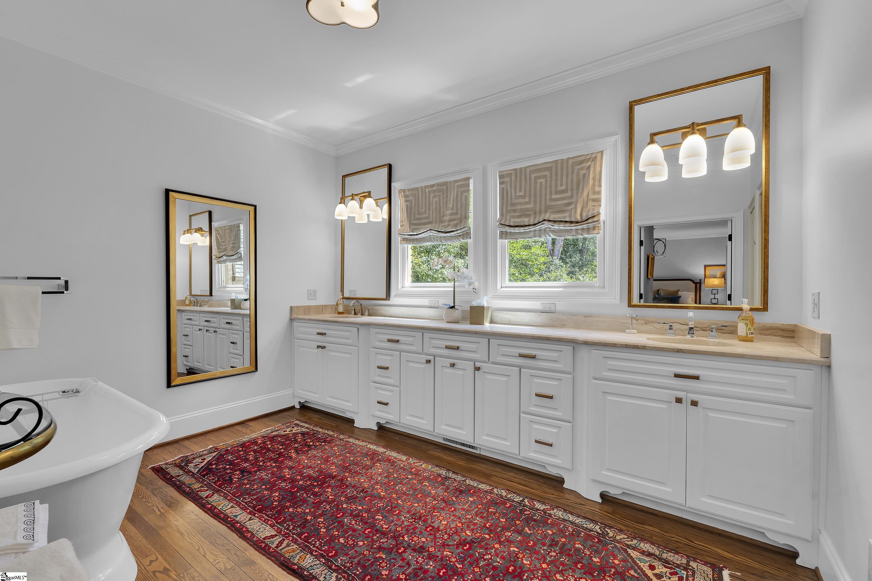 704 Crescent Avenue Greenville, SC 29601