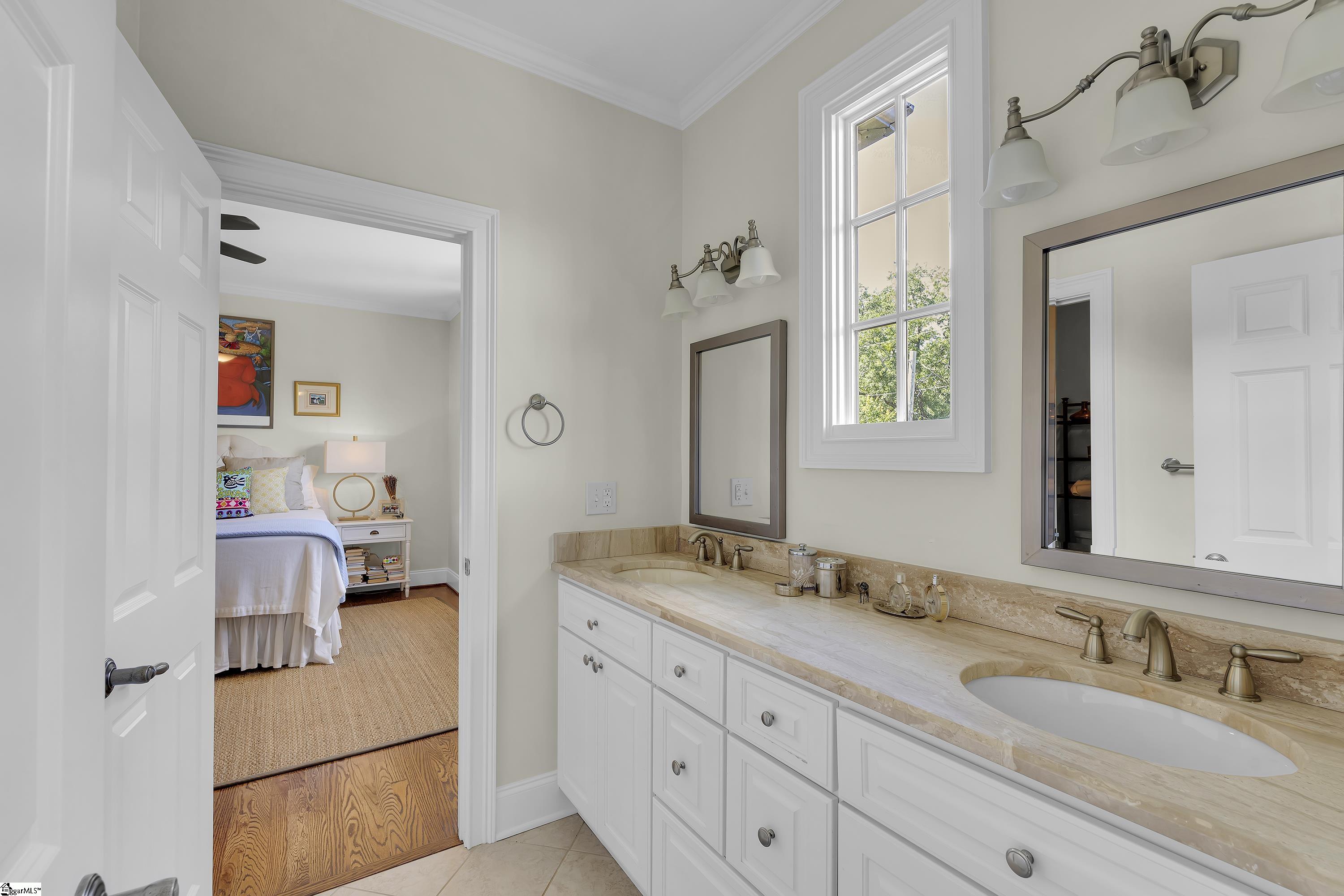 704 Crescent Avenue Greenville, SC 29601