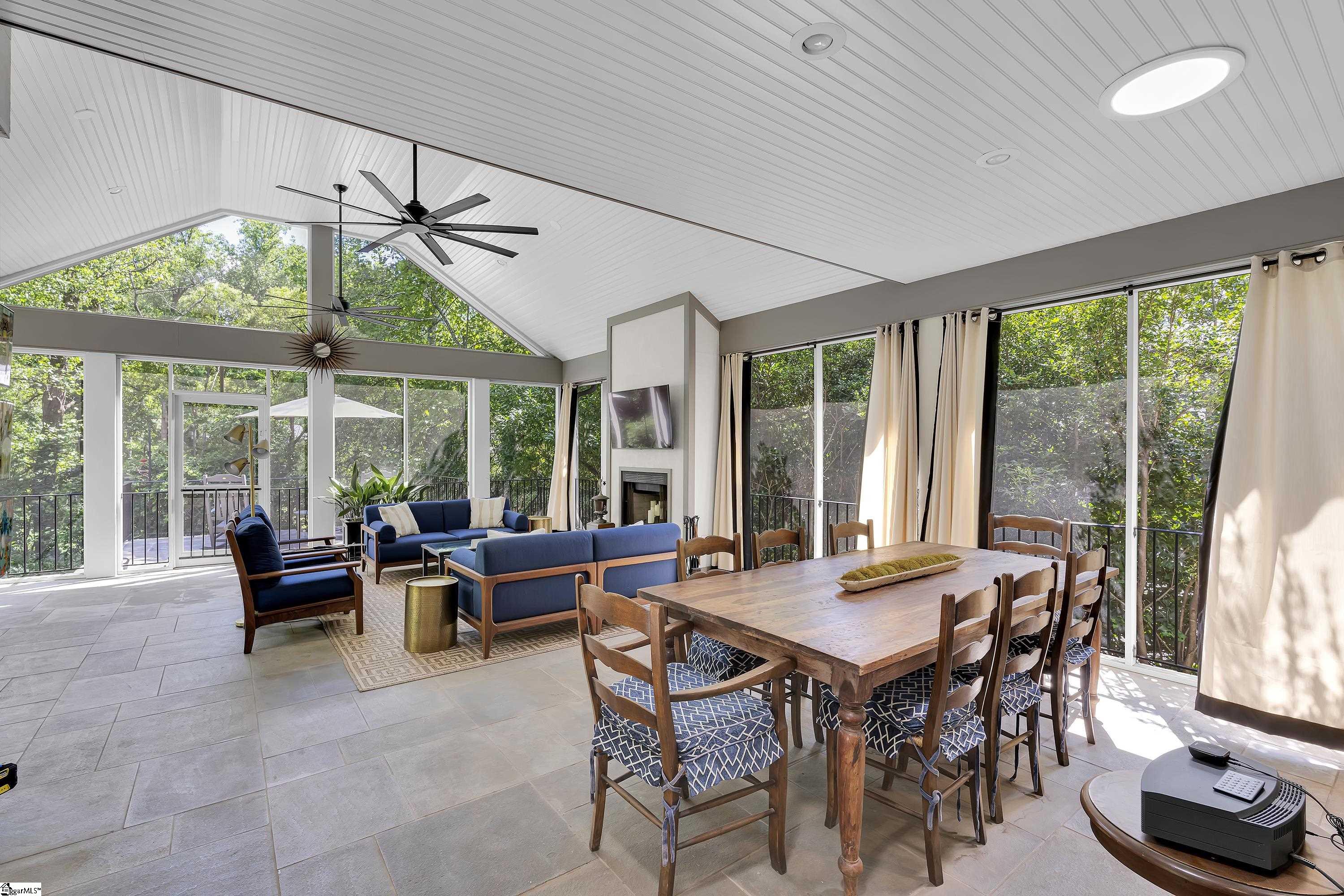 704 Crescent Avenue Greenville, SC 29601