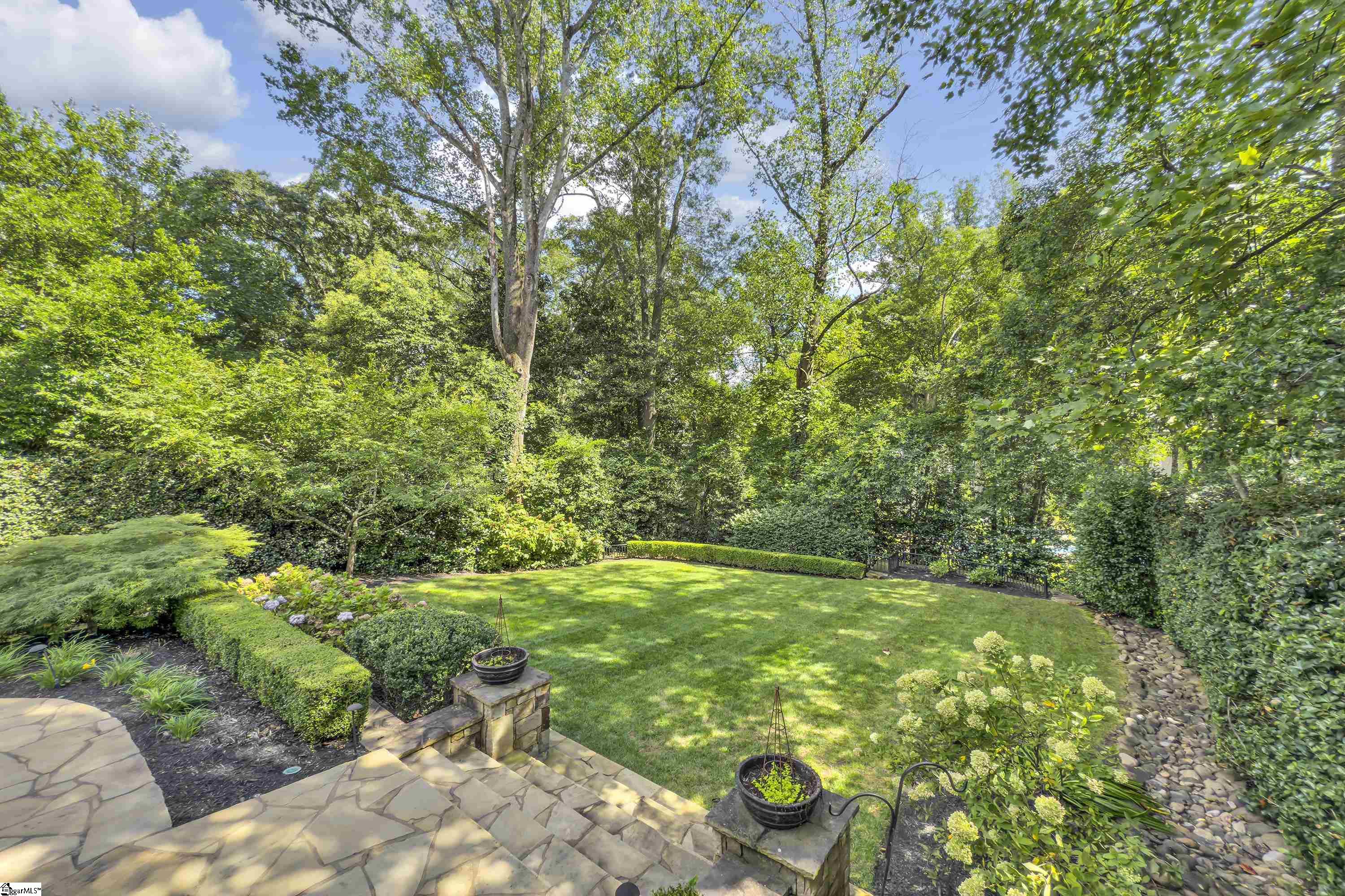 704 Crescent Avenue Greenville, SC 29601