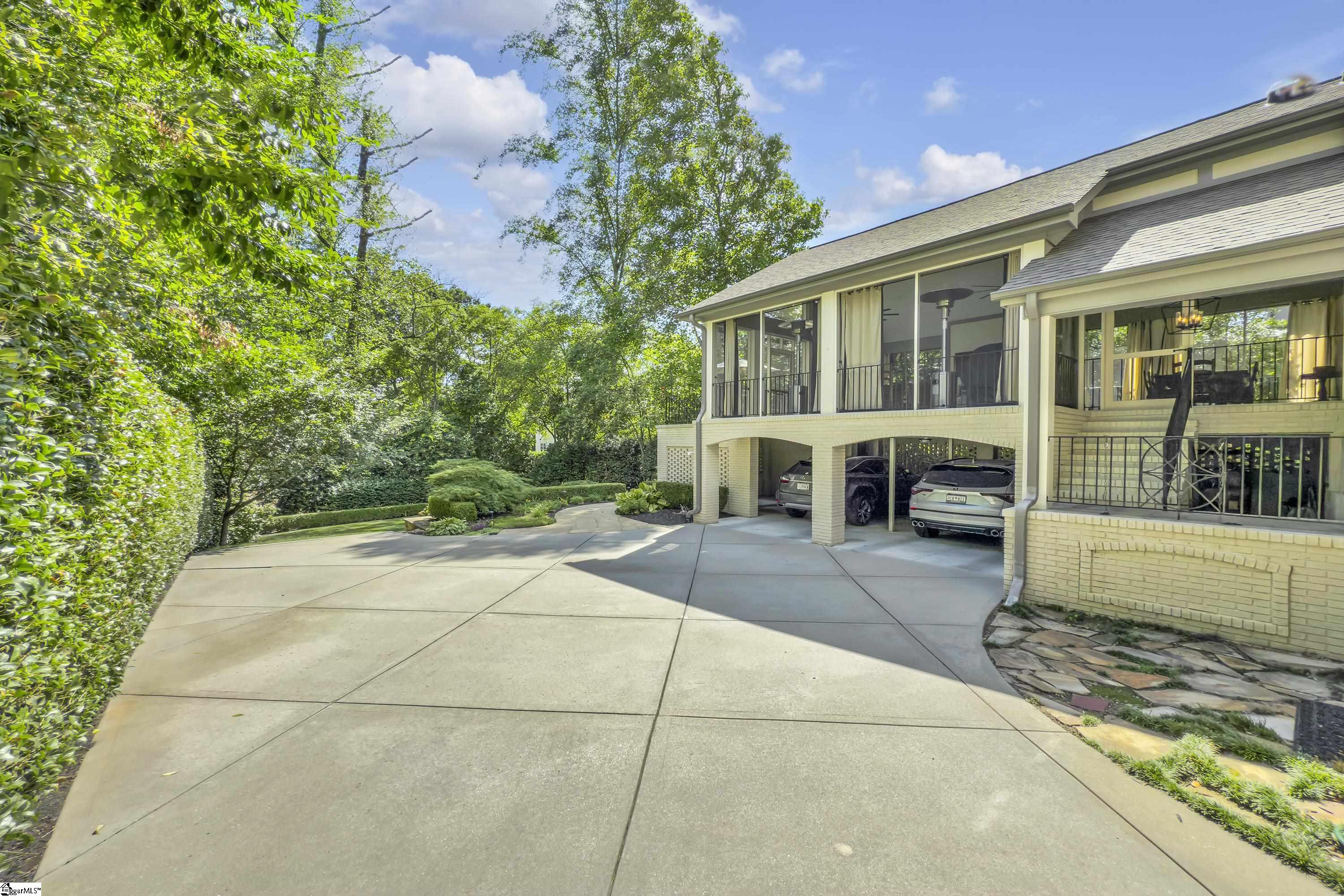 704 Crescent Avenue Greenville, SC 29601