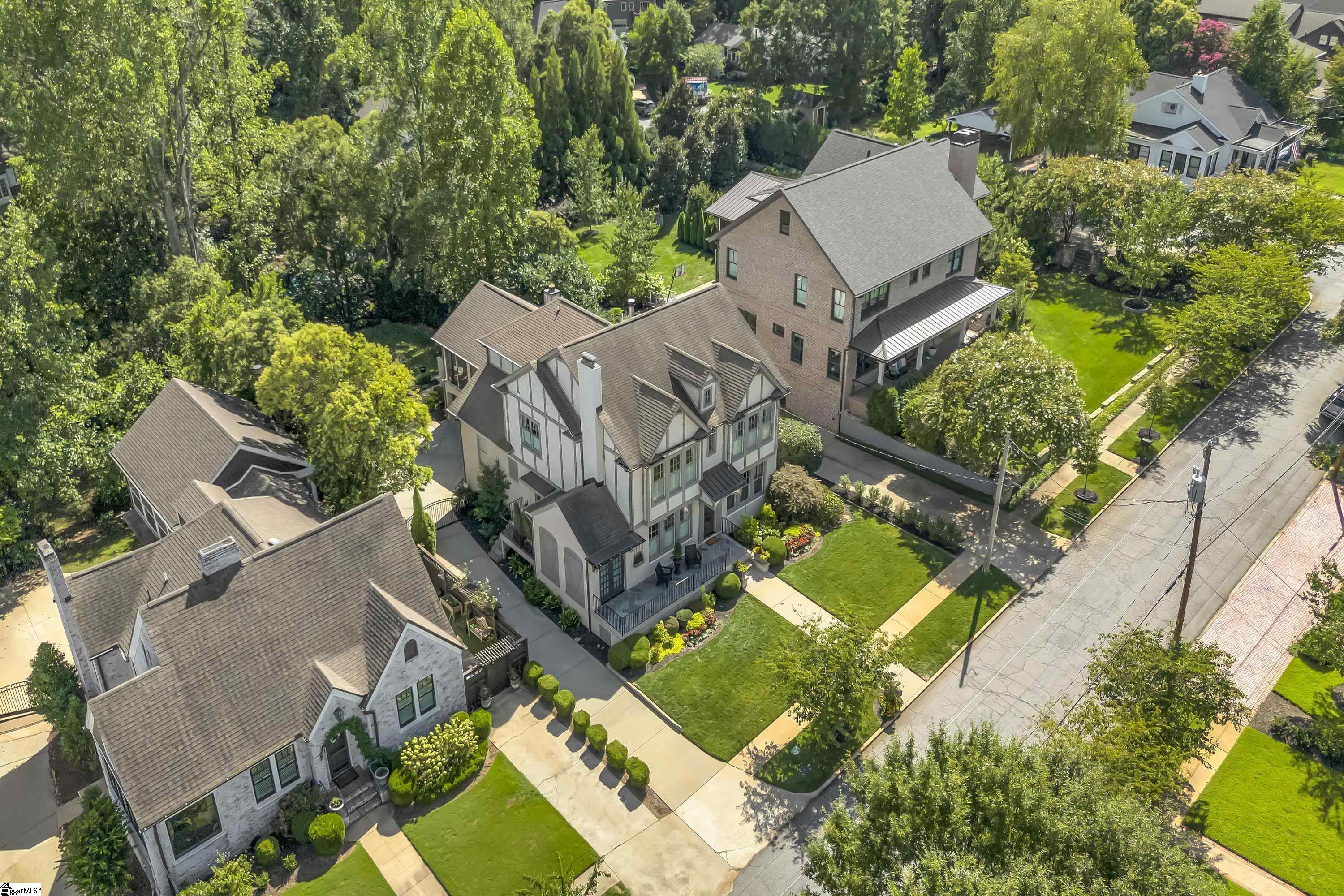 704 Crescent Avenue Greenville, SC 29601