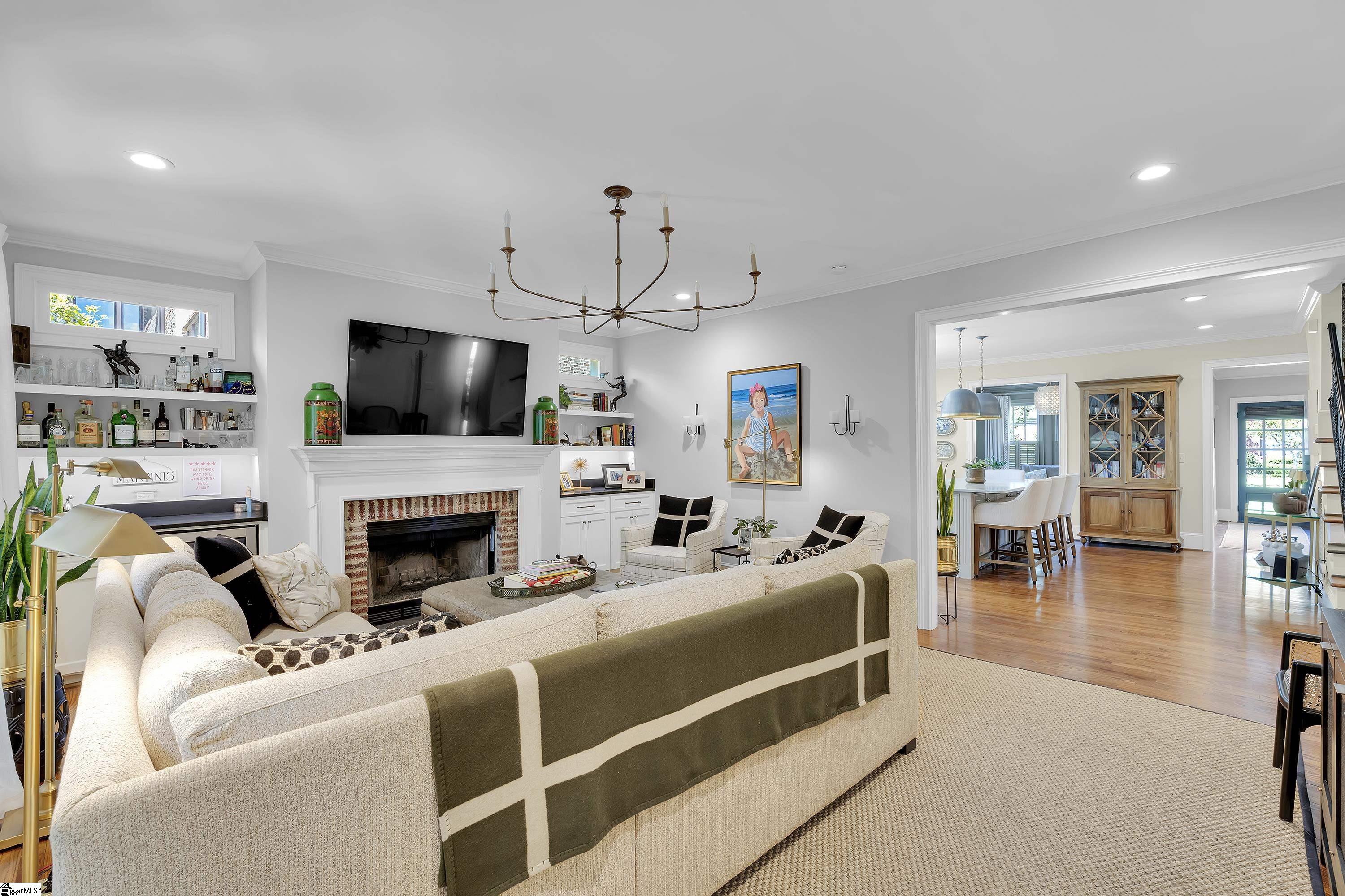 704 Crescent Avenue Greenville, SC 29601