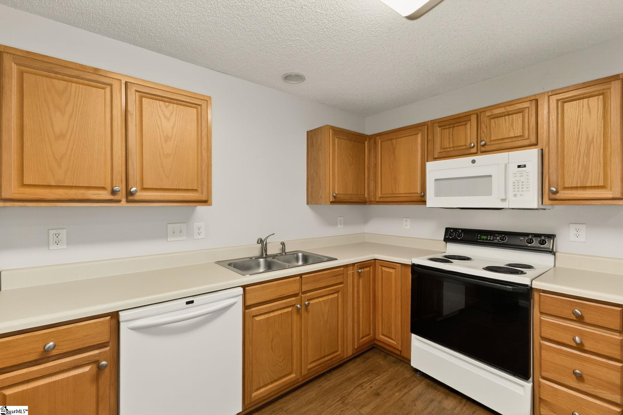 530 Glenlea Lane Greenville, SC 29617