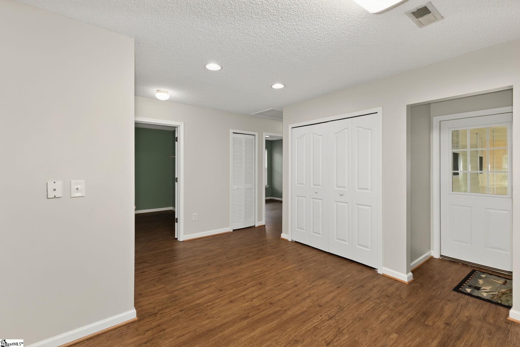 530 Glenlea Lane Greenville, SC 29617