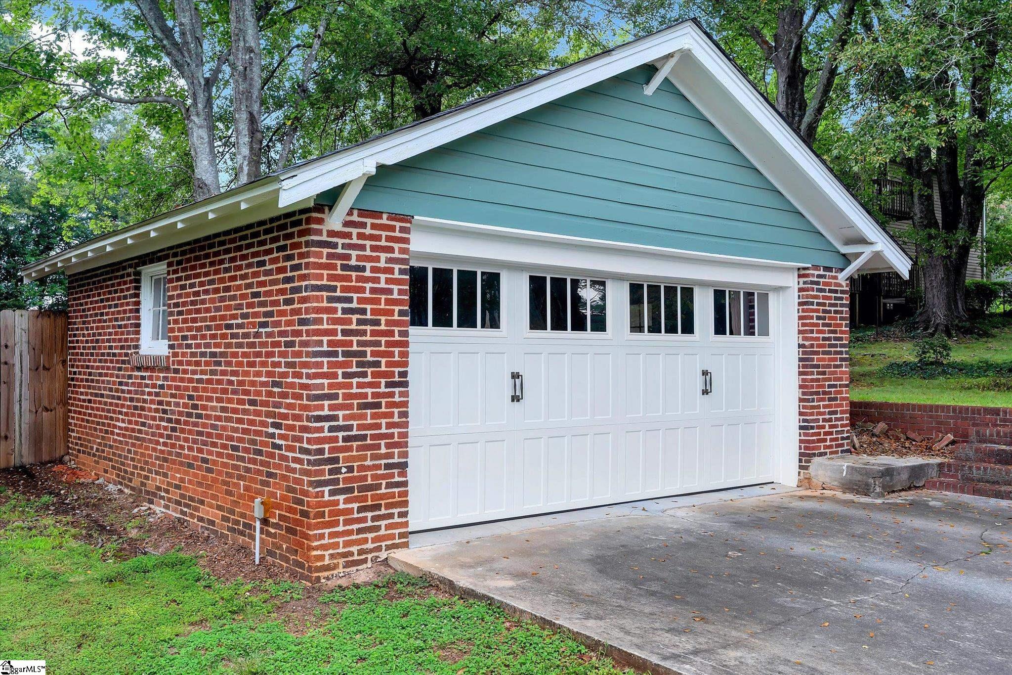 305 E A Avenue Easley, SC 29641