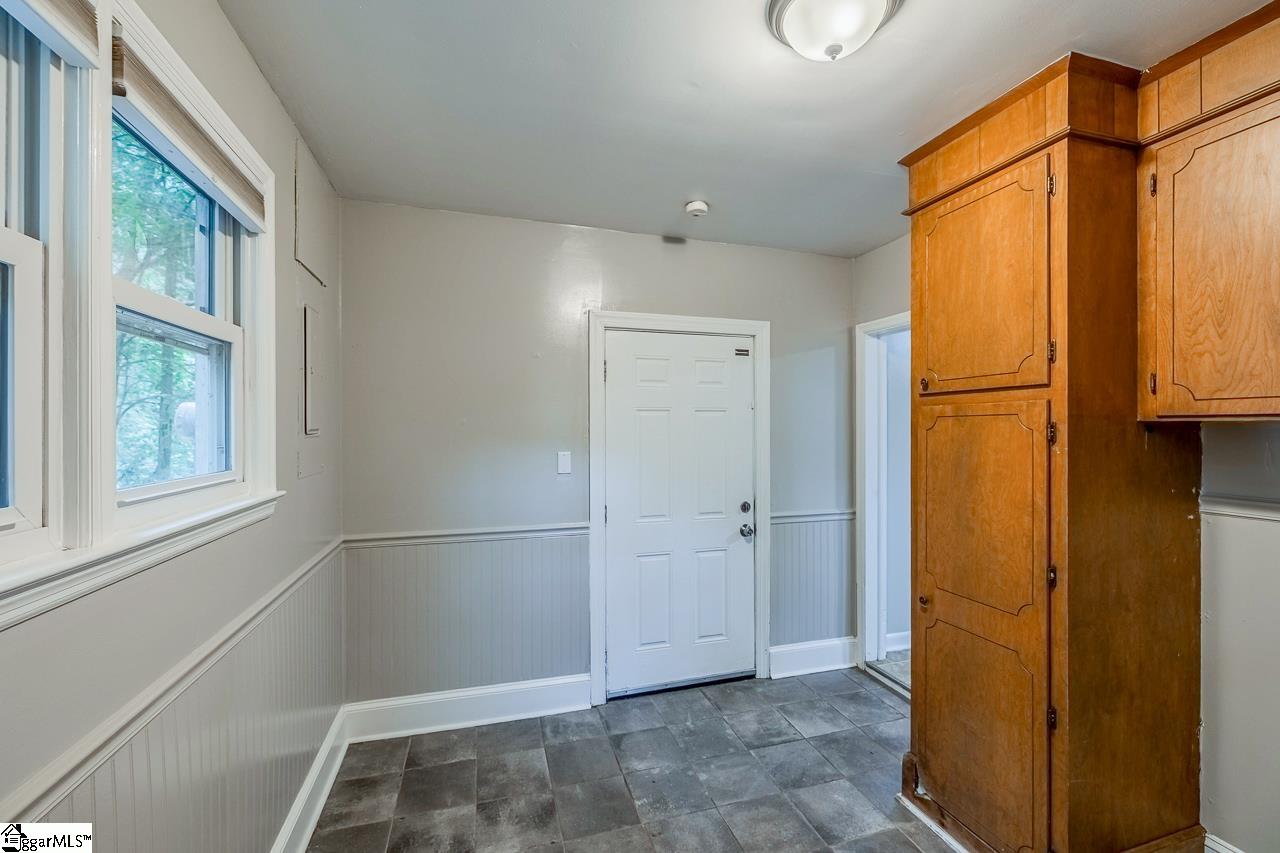 131 S Cleveland Park Drive Spartanburg, SC 29303