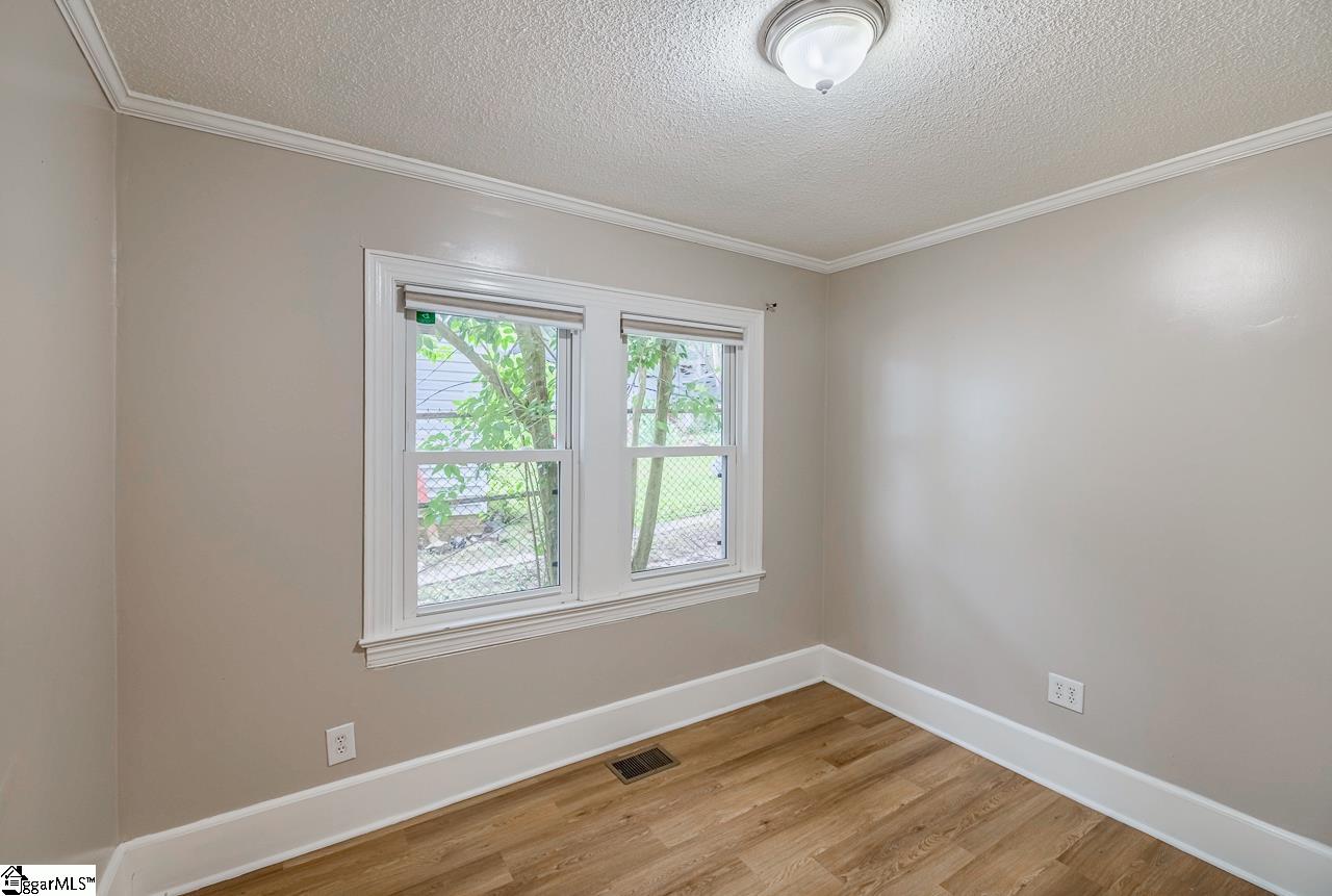 131 S Cleveland Park Drive Spartanburg, SC 29303