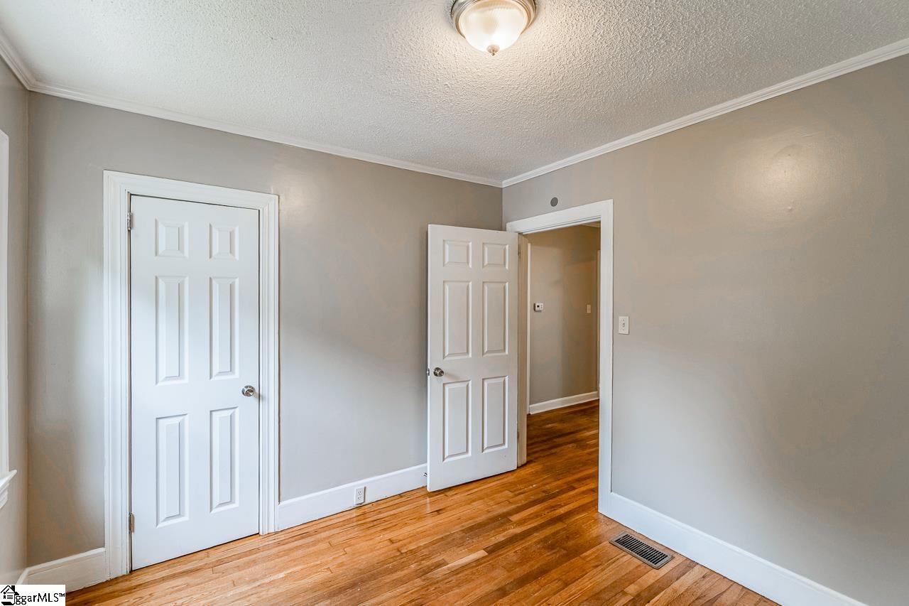 131 S Cleveland Park Drive Spartanburg, SC 29303