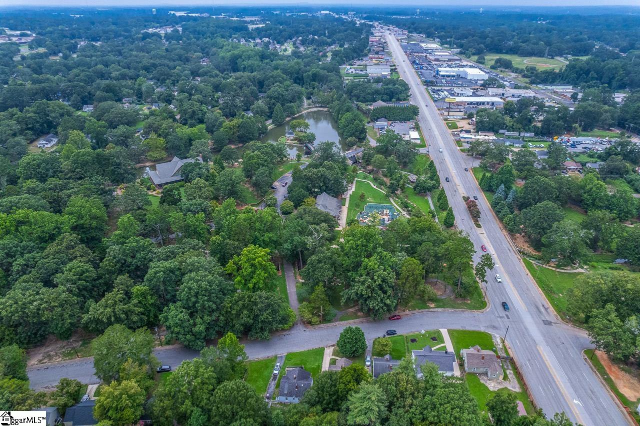 131 S Cleveland Park Drive Spartanburg, SC 29303