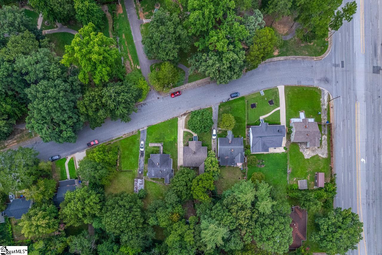 131 S Cleveland Park Drive Spartanburg, SC 29303