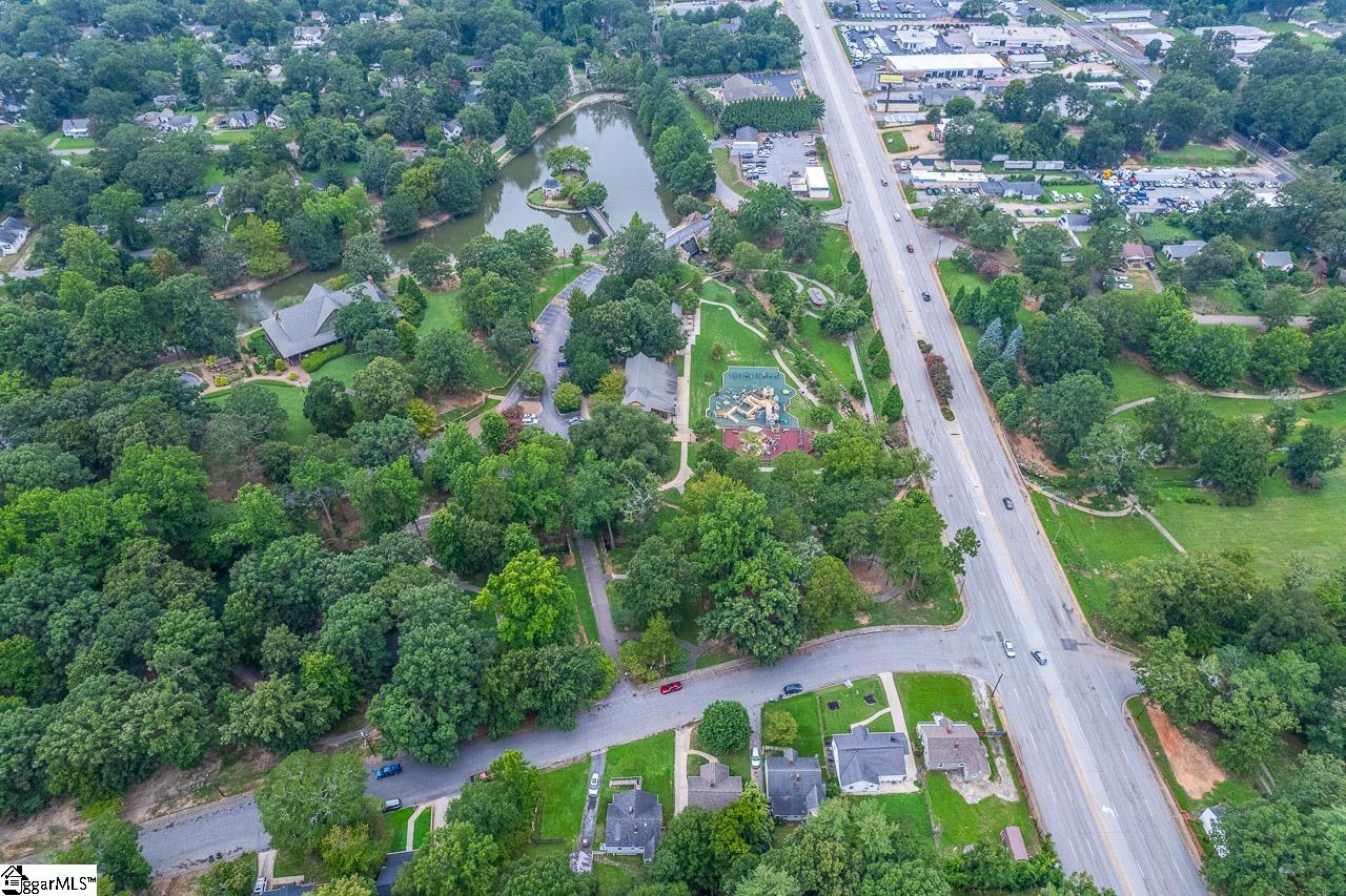 131 S Cleveland Park Drive Spartanburg, SC 29303