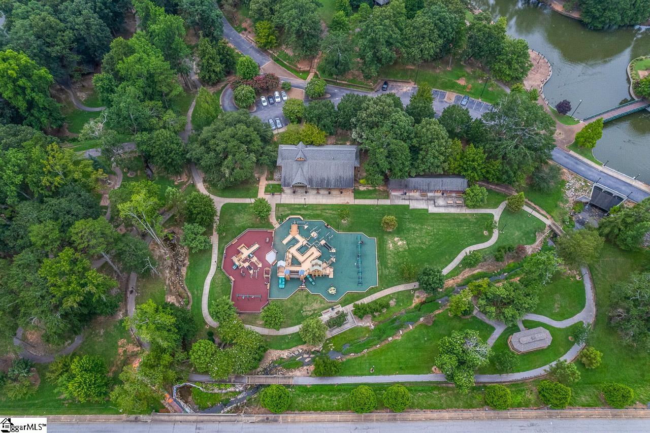 131 S Cleveland Park Drive Spartanburg, SC 29303