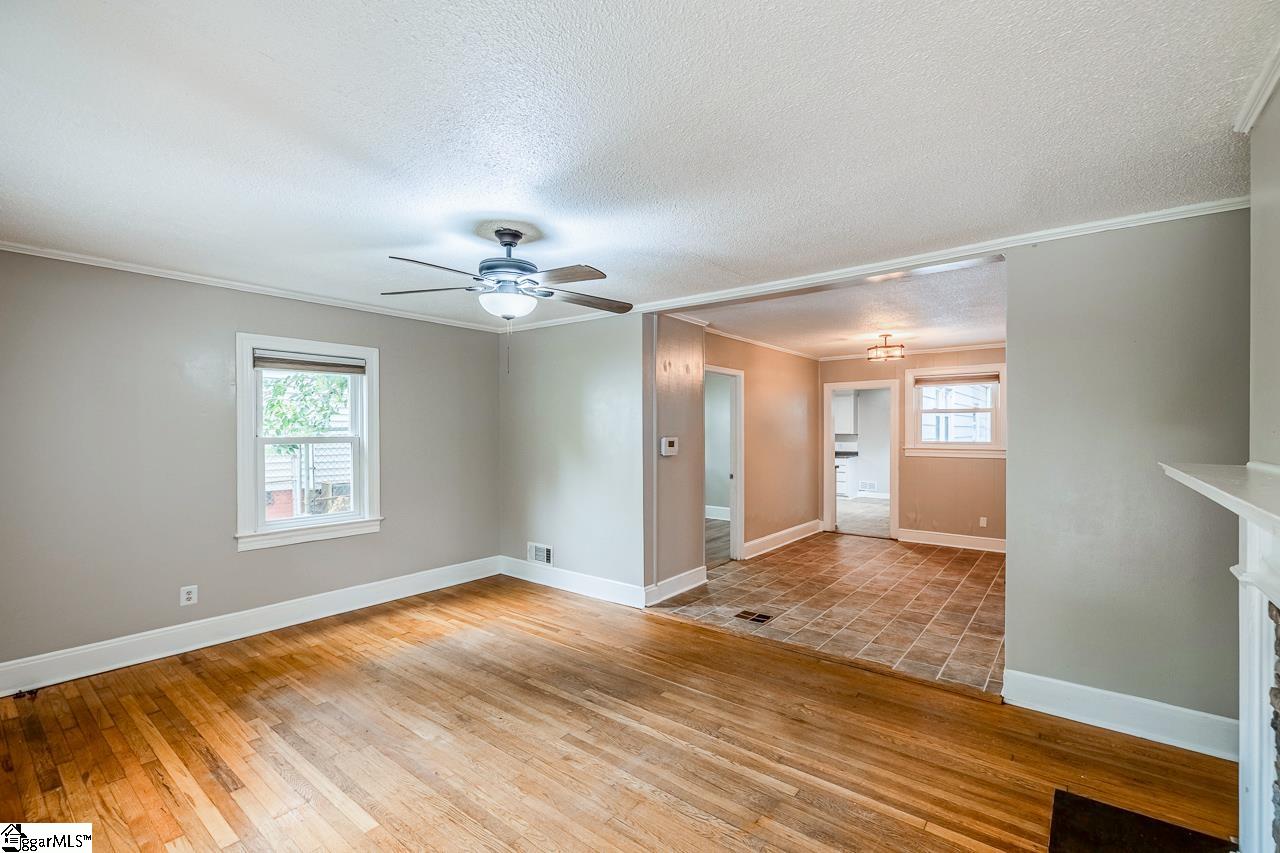 131 S Cleveland Park Drive Spartanburg, SC 29303