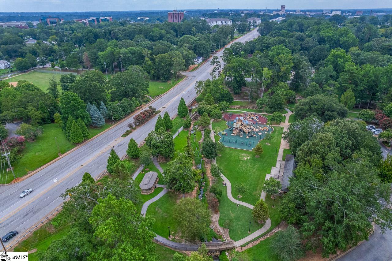 131 S Cleveland Park Drive Spartanburg, SC 29303