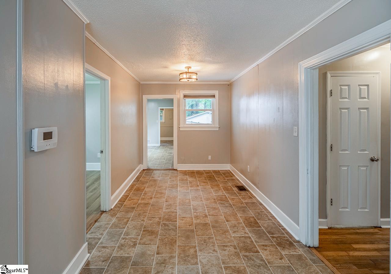 131 S Cleveland Park Drive Spartanburg, SC 29303