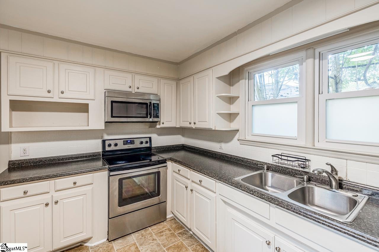 131 S Cleveland Park Drive Spartanburg, SC 29303
