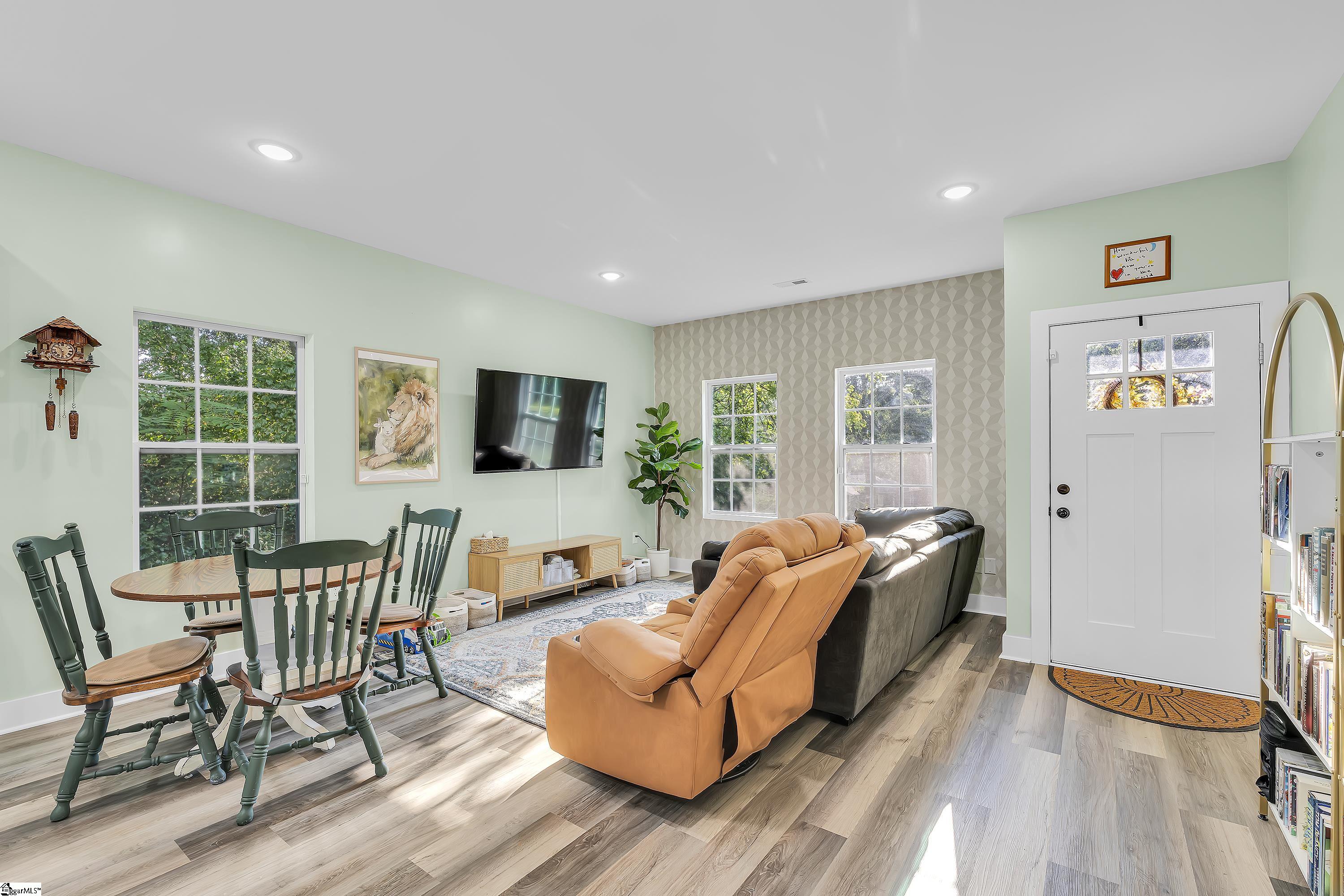 128 Broad Street Wellford, SC 29385