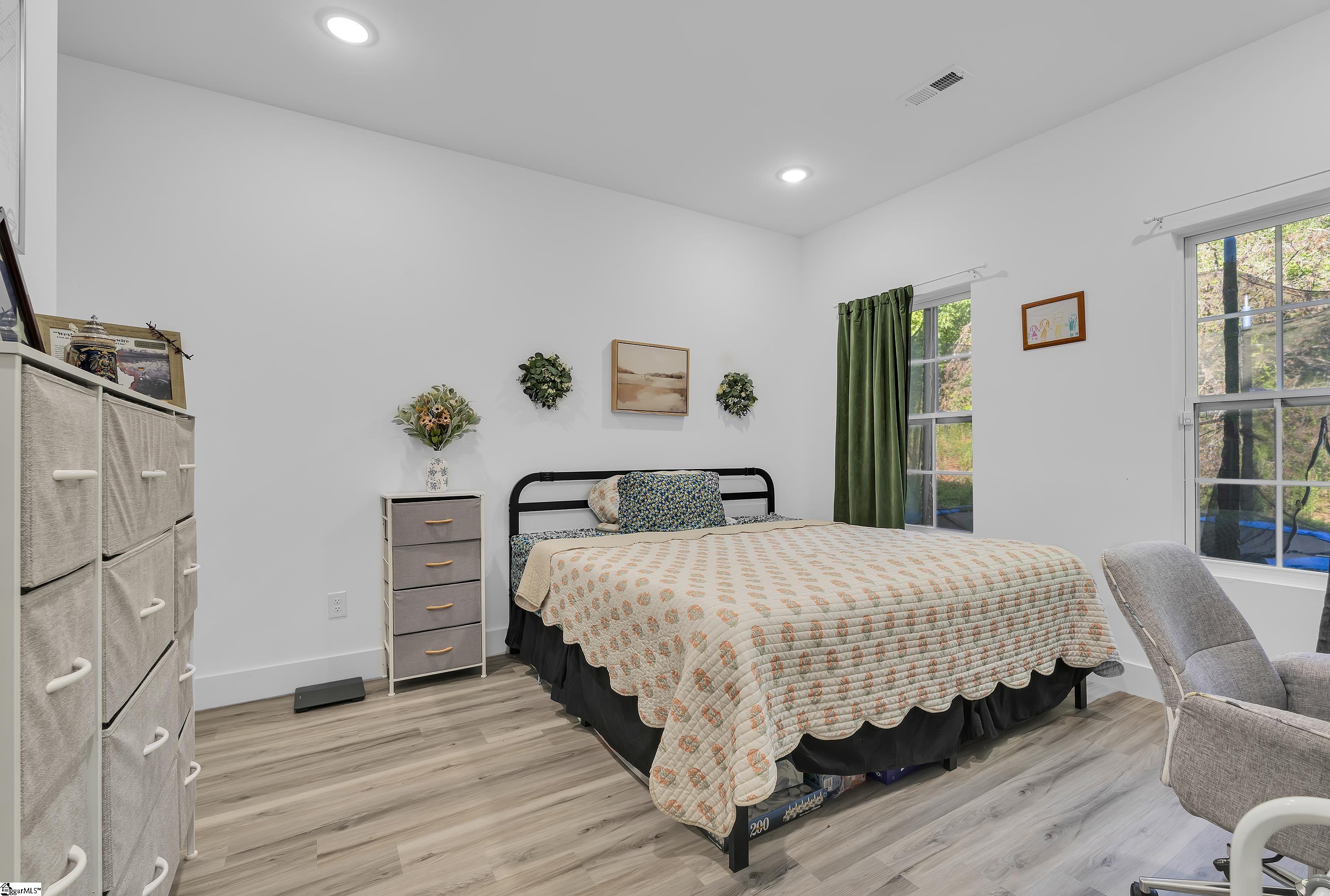 128 Broad Street Wellford, SC 29385