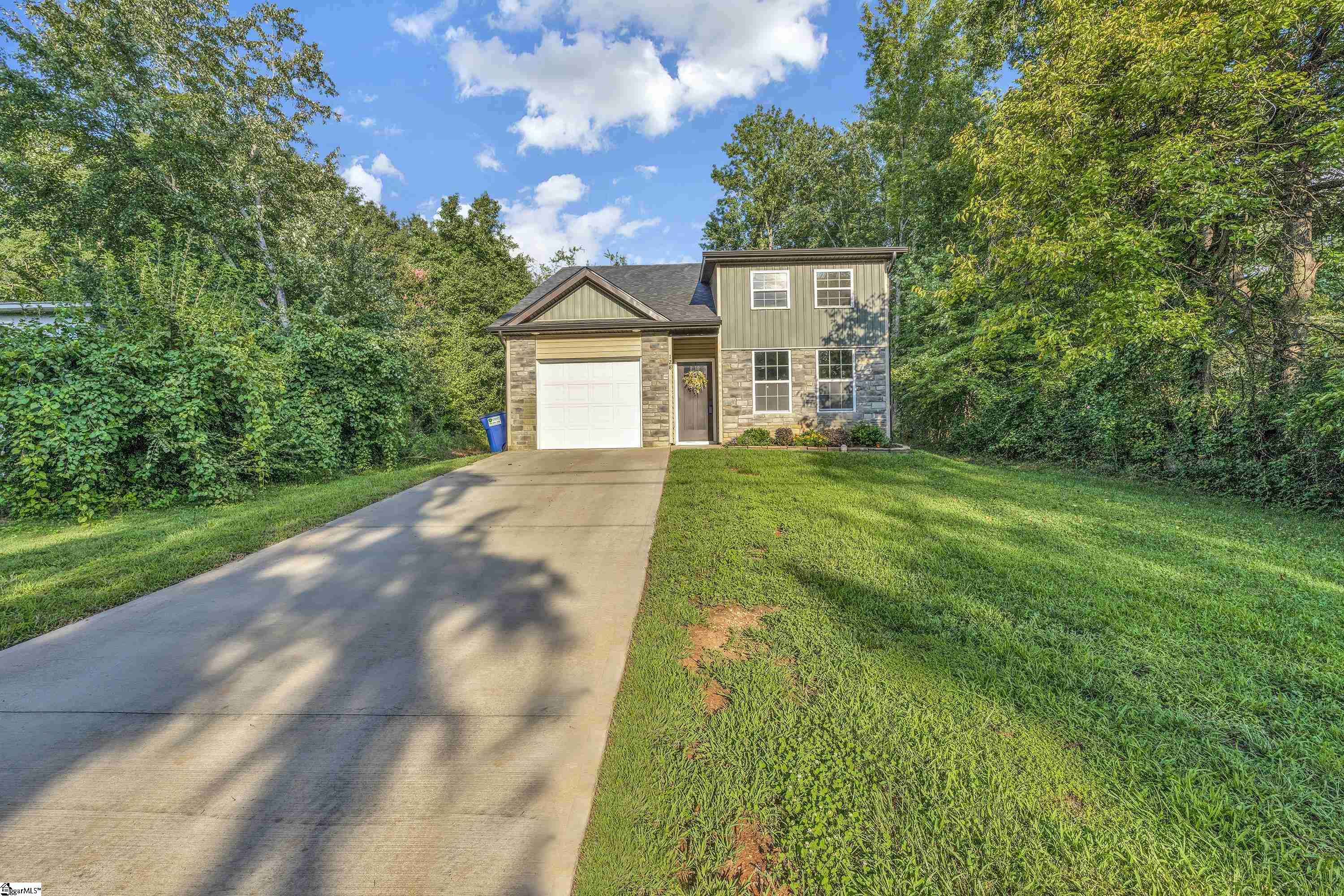 128 Broad Street Wellford, SC 29385