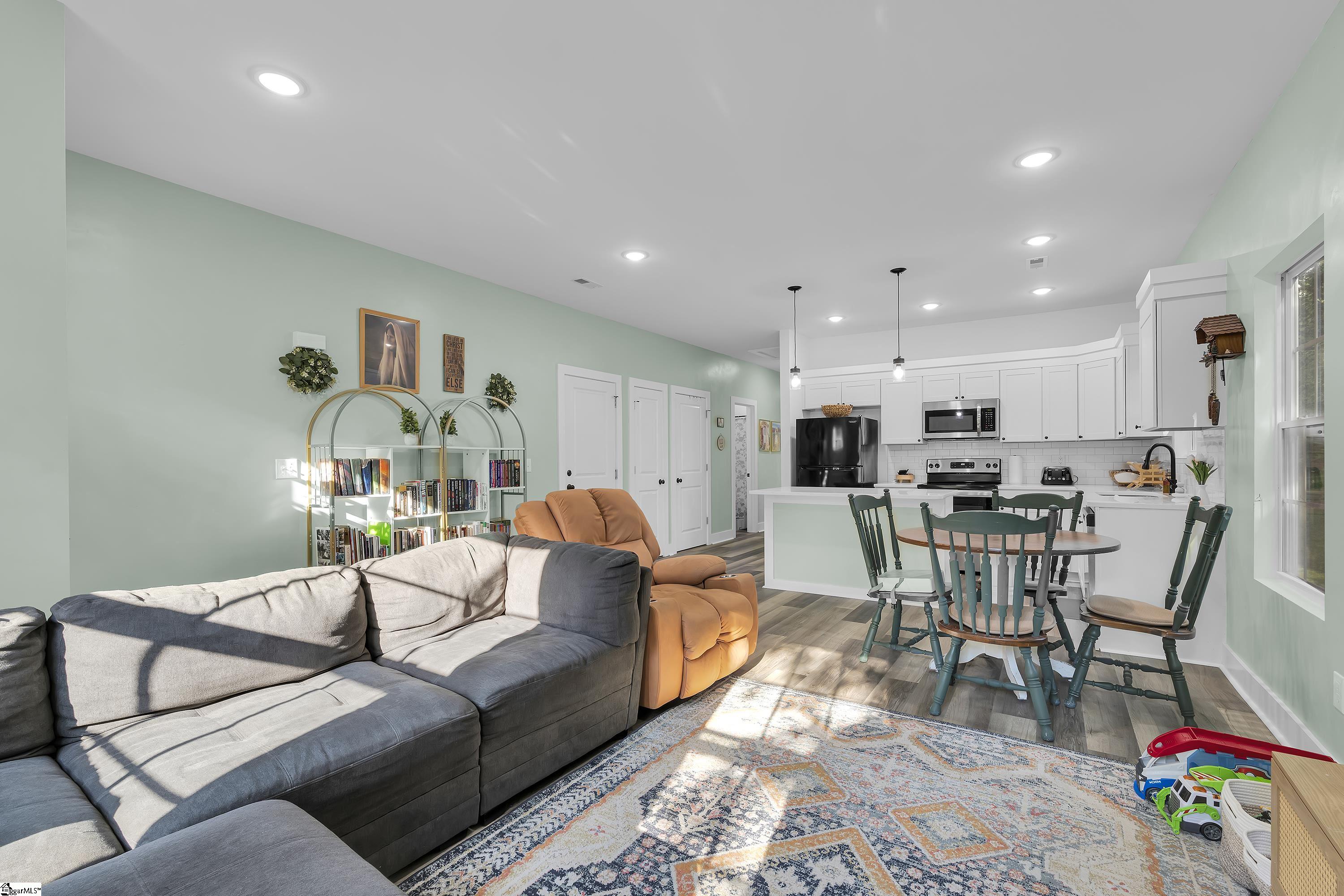 128 Broad Street Wellford, SC 29385