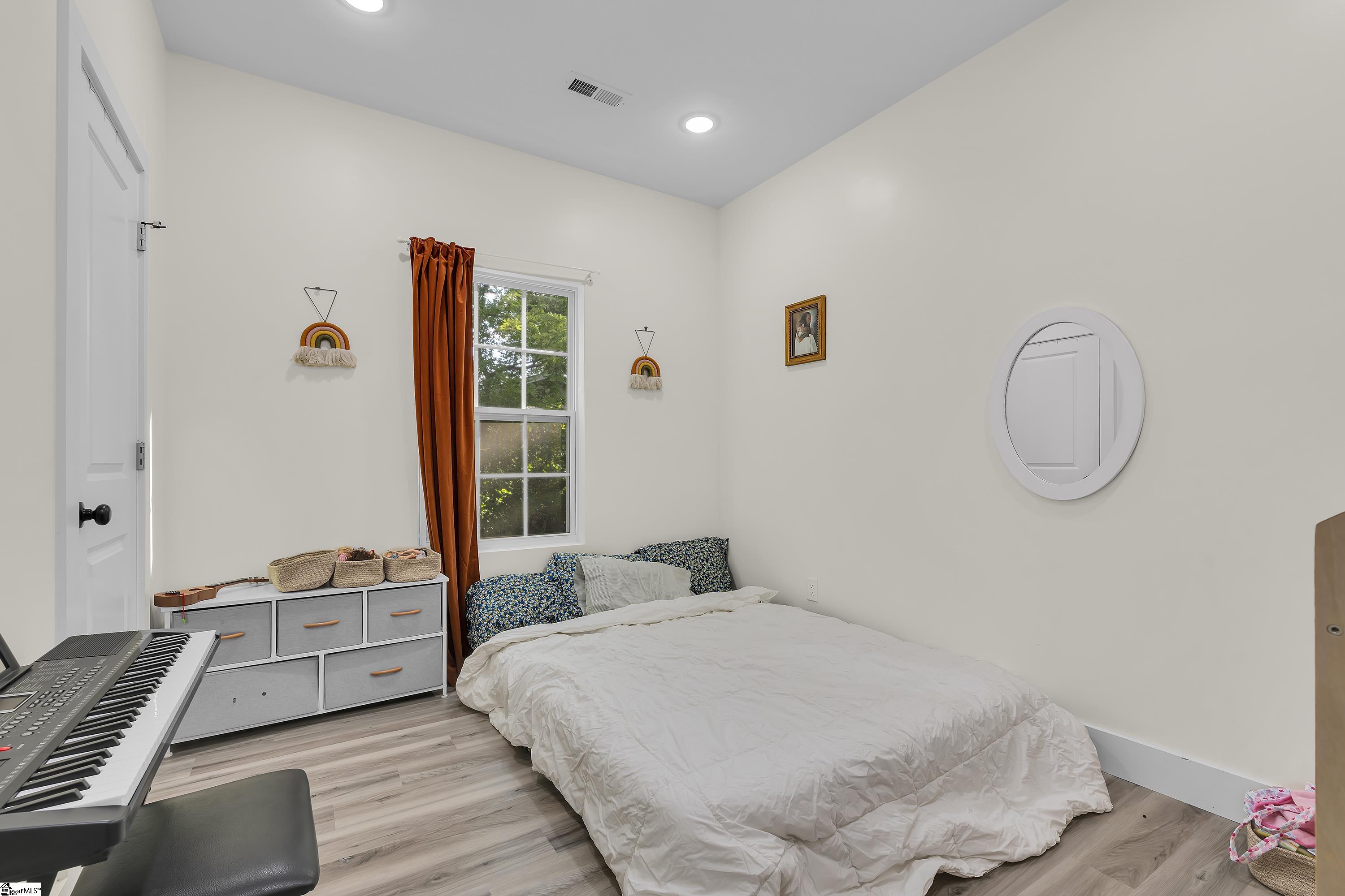 128 Broad Street Wellford, SC 29385
