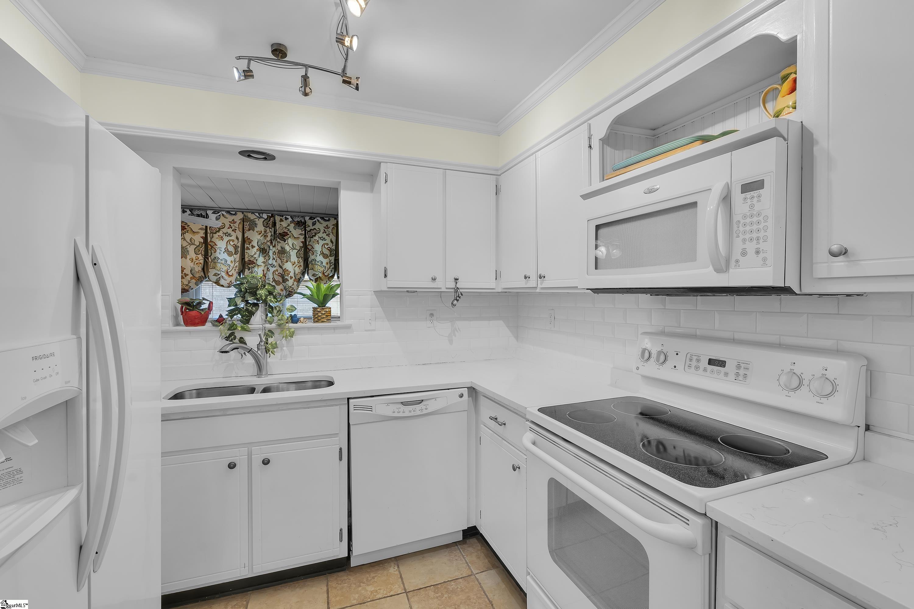 925 Cleveland Street UNIT Unit 235 Greenville, SC 29601