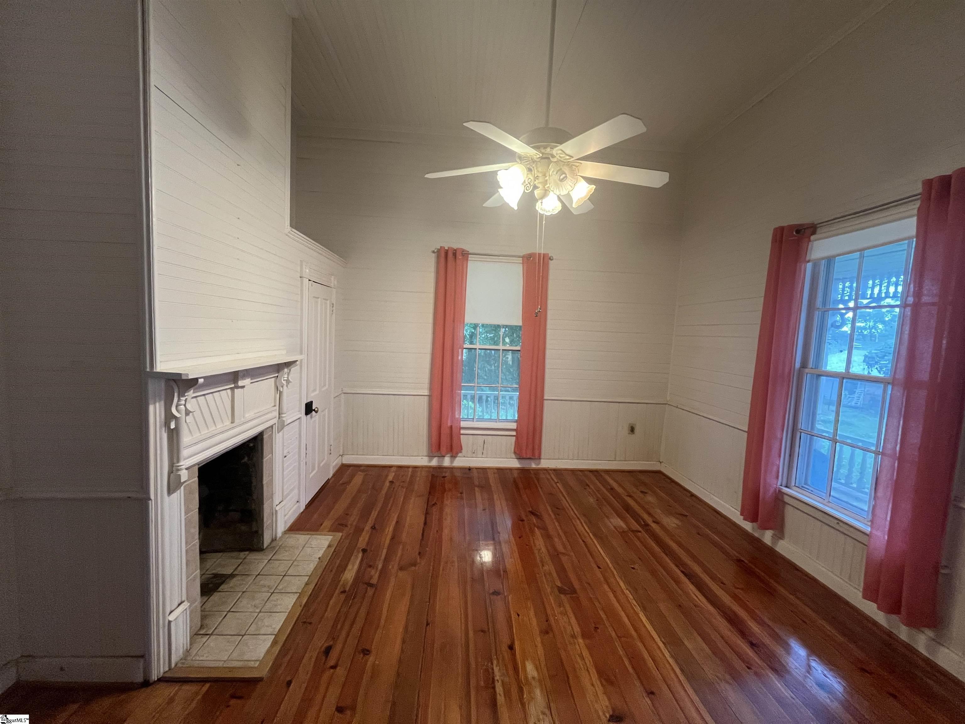 606 W South Broad Street Walhalla, SC 29691