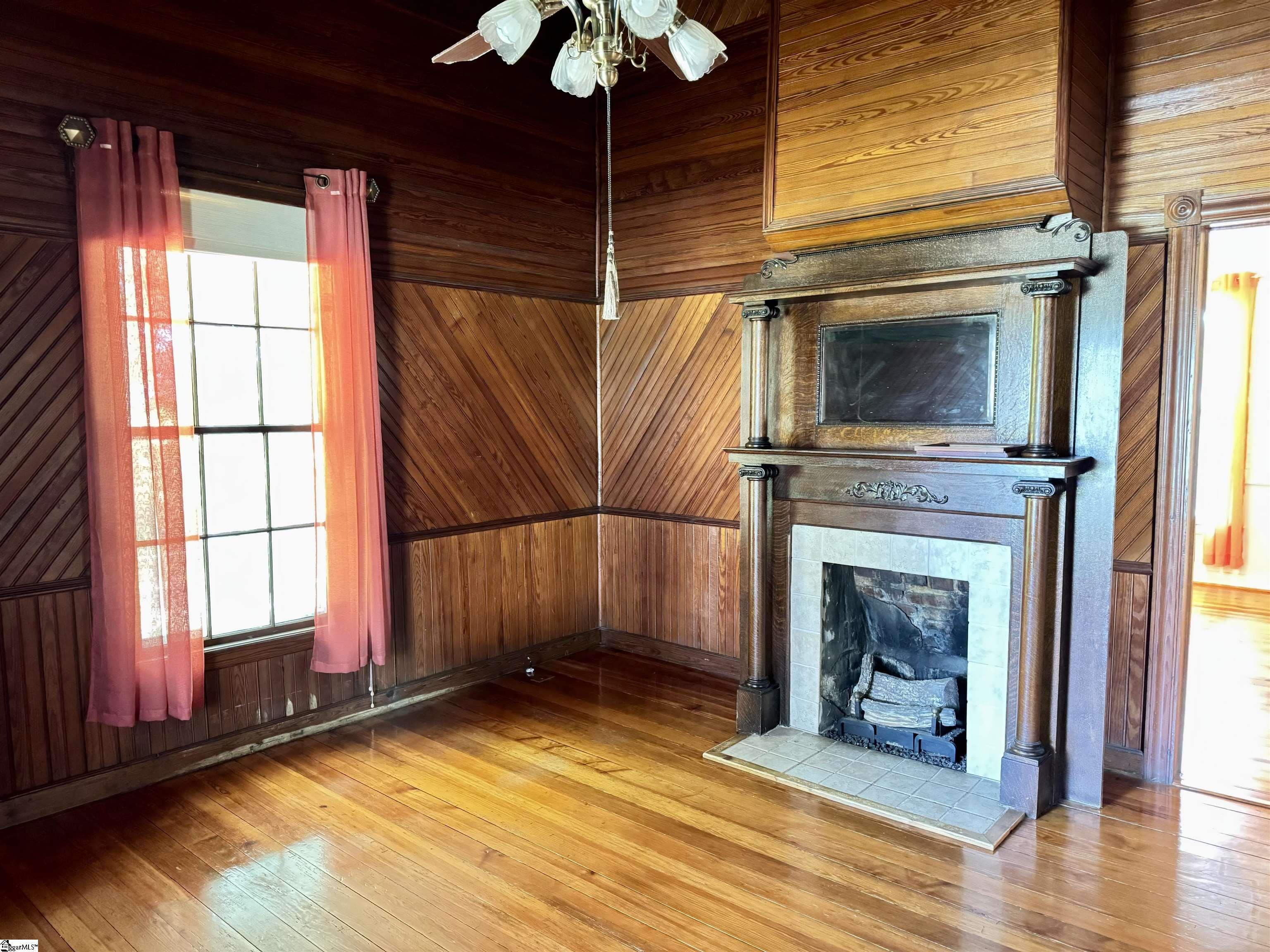 606 W South Broad Street Walhalla, SC 29691