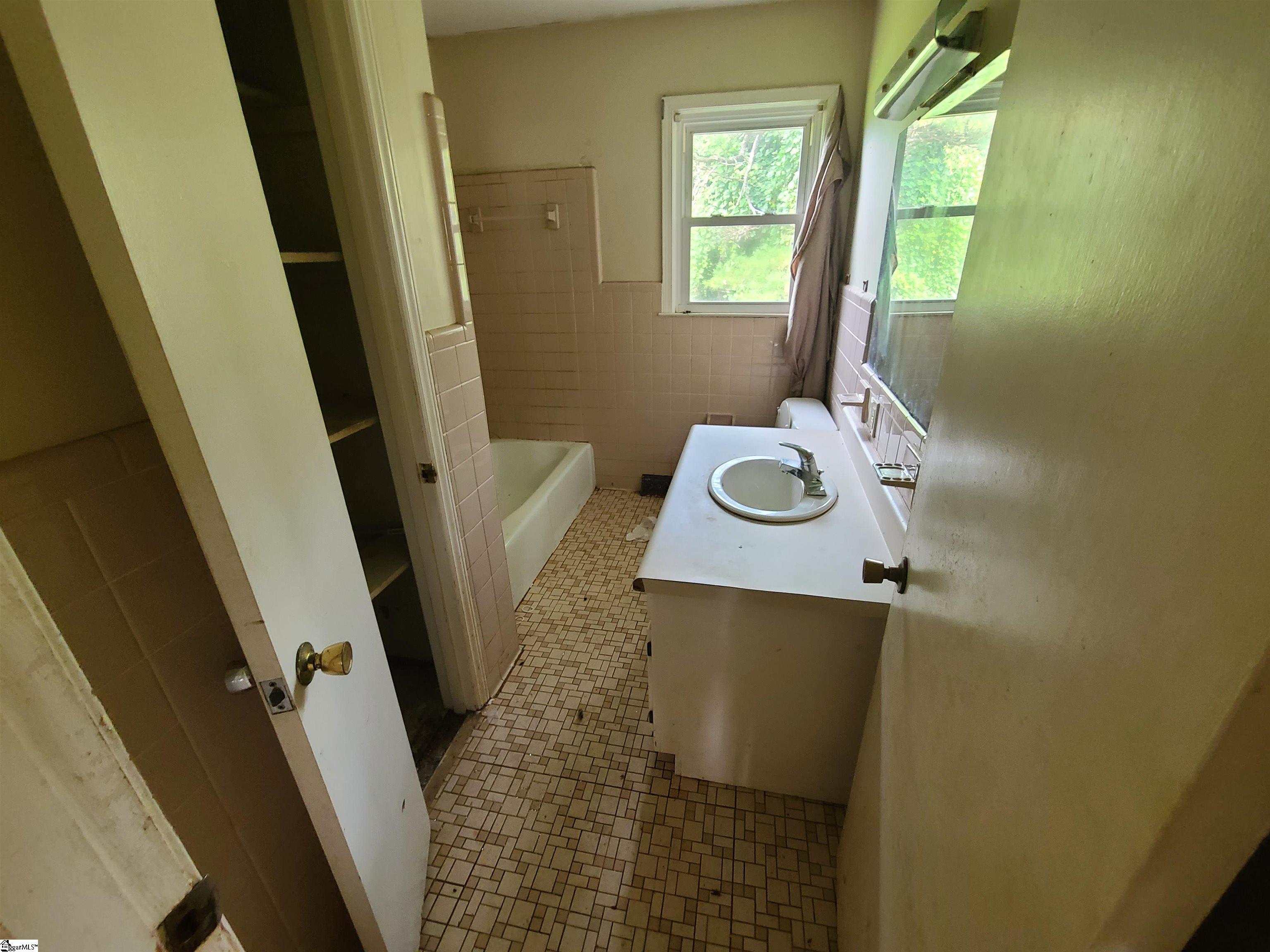 200 Morris Street Central, SC 29630