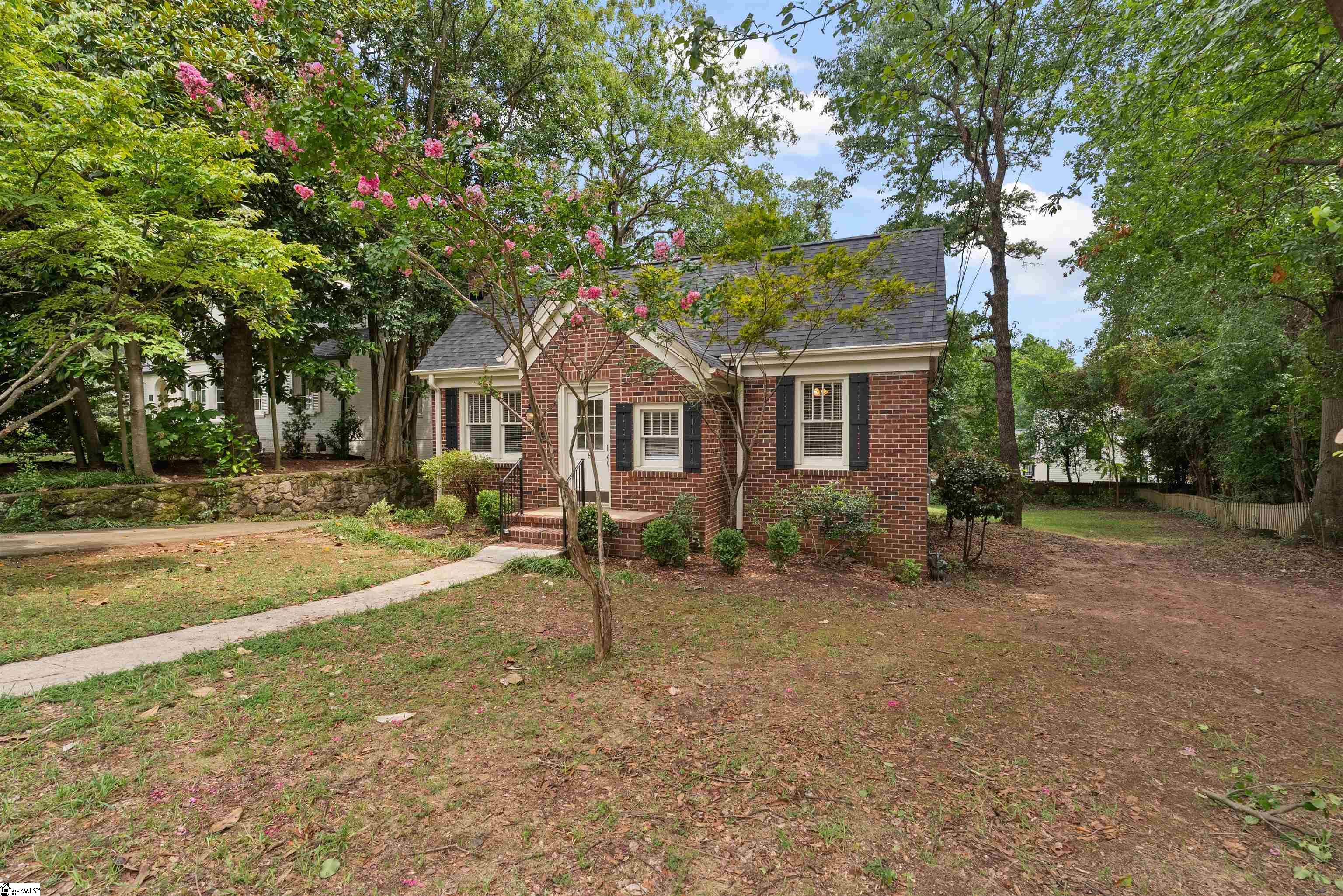 8 Club Drive Greenville, SC 29605
