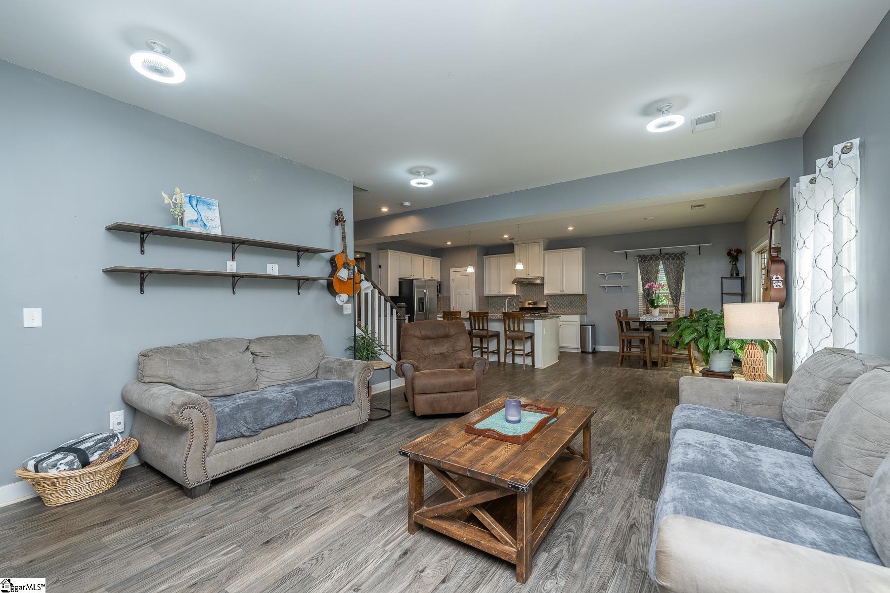 112 Henley Court Easley, SC 29642