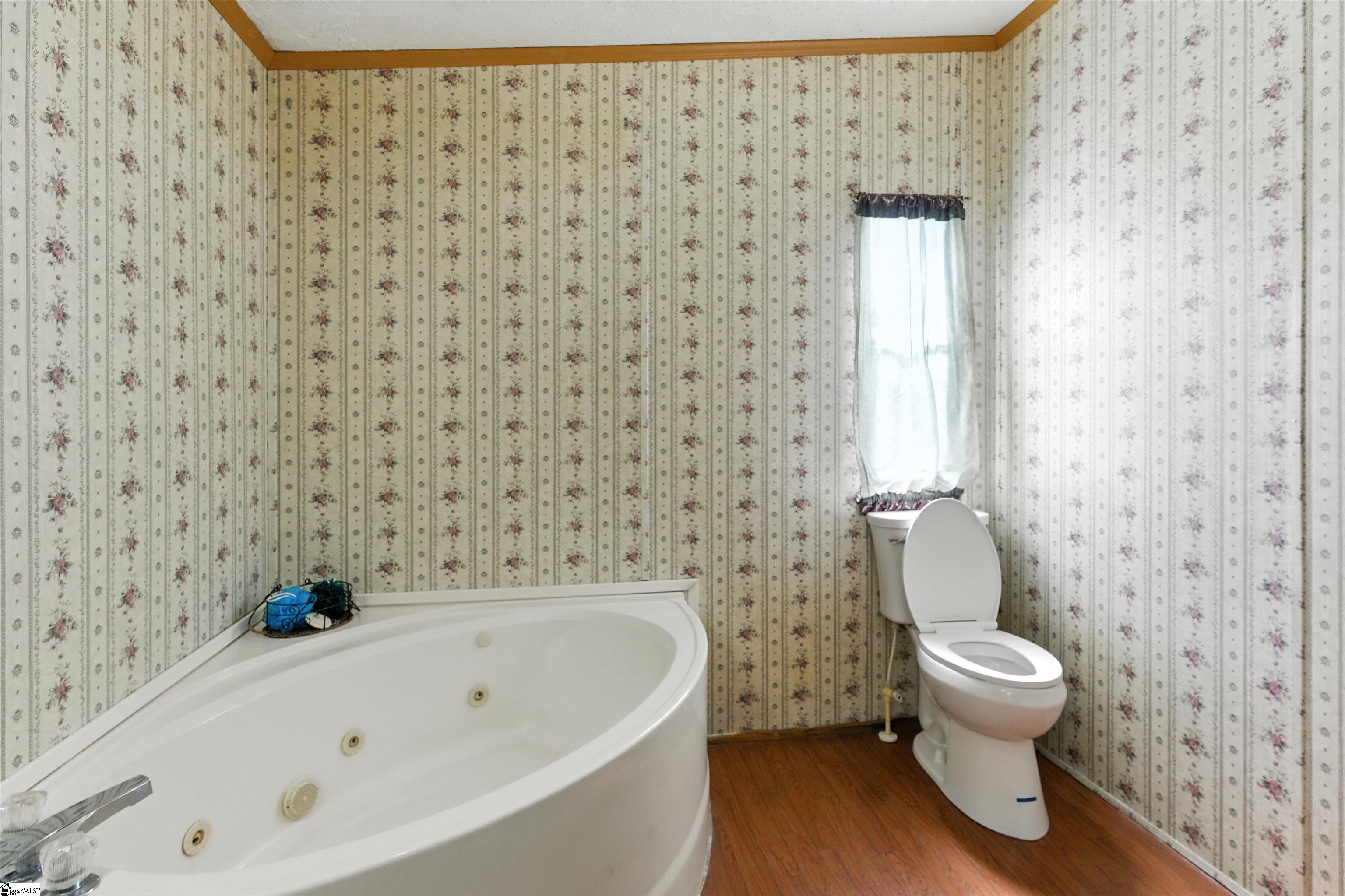 8951 W Hwy 76 W Laurens, SC 29360