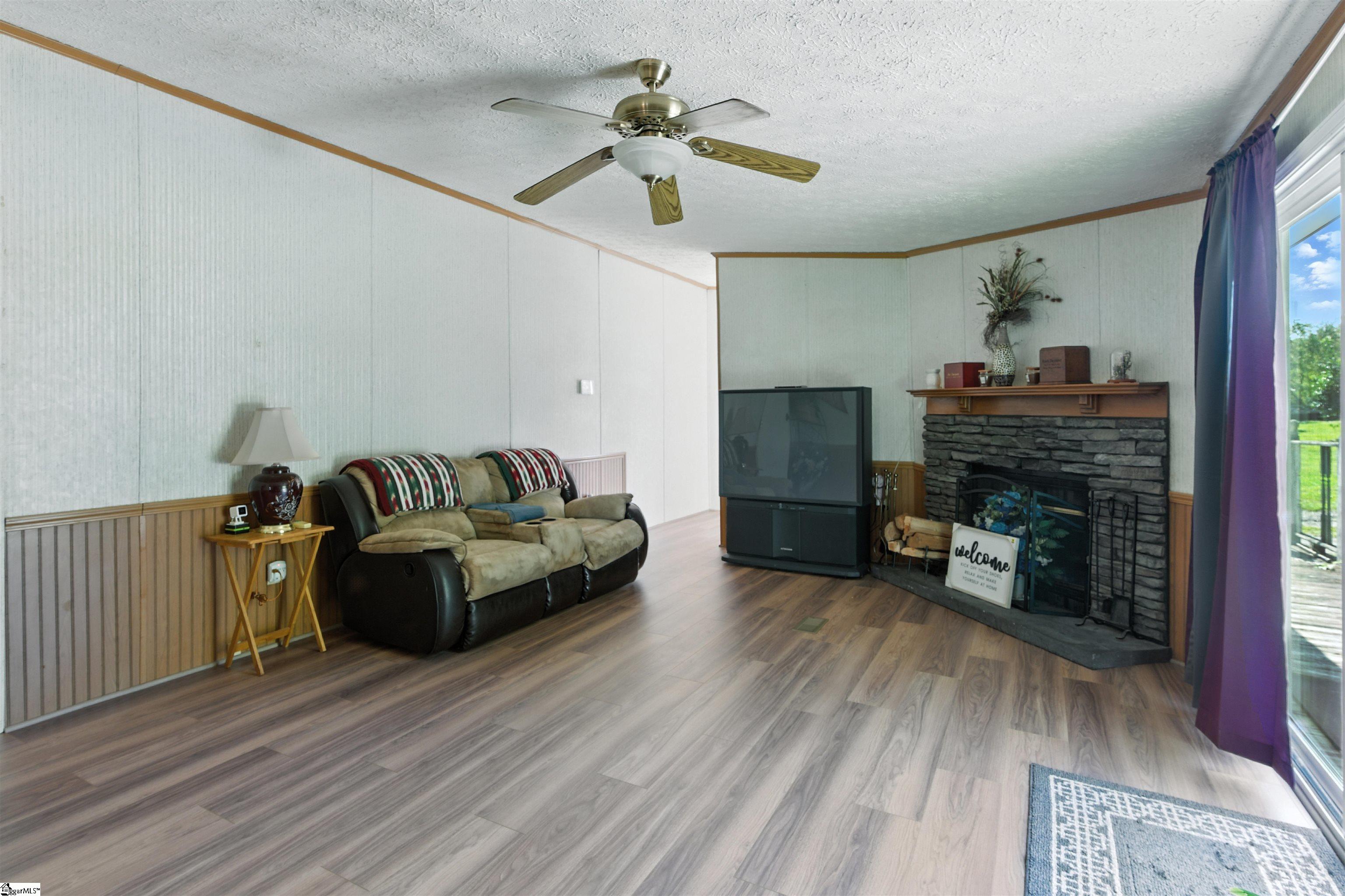 8951 W Hwy 76 W Laurens, SC 29360