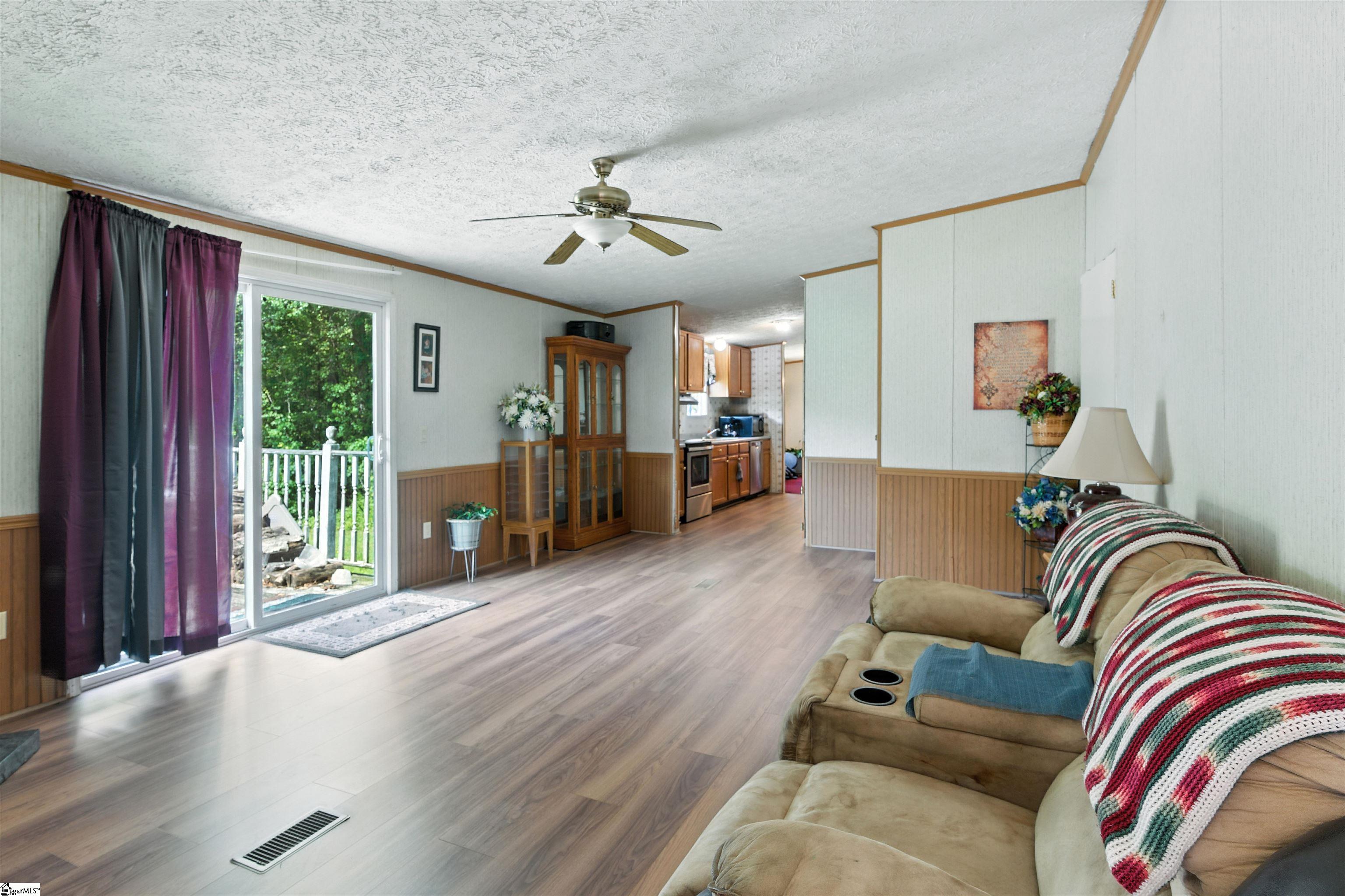 8951 W Hwy 76 W Laurens, SC 29360