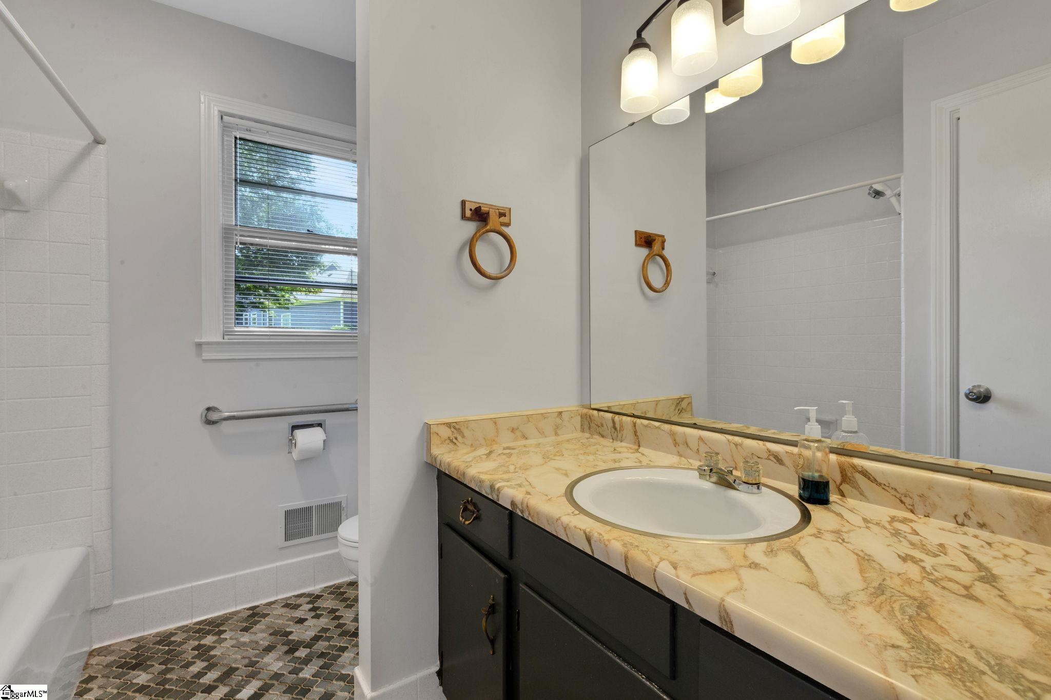 200 Del Norte Road Greenville, SC 29615
