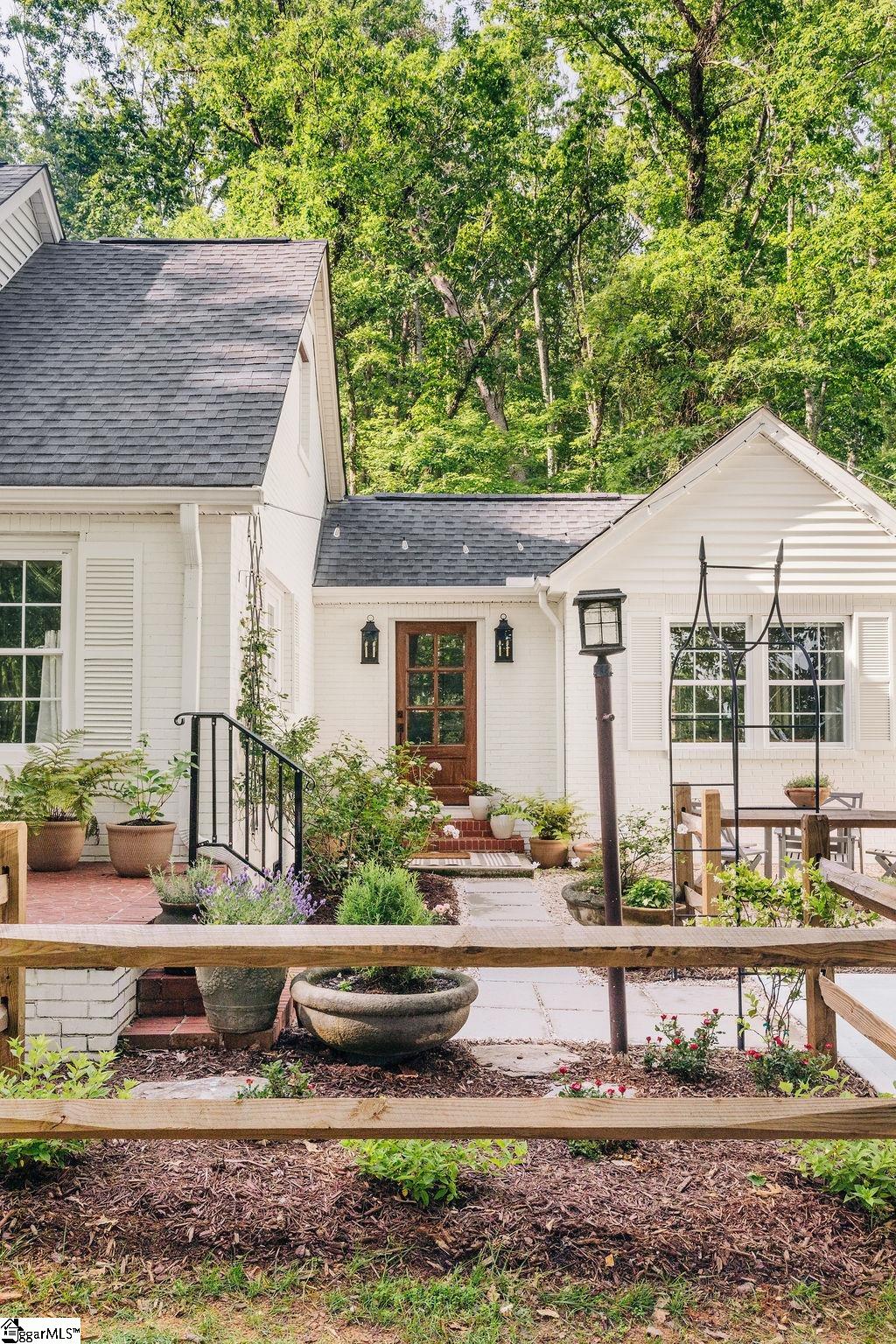 125 Turner Circle Greenville, SC 29609