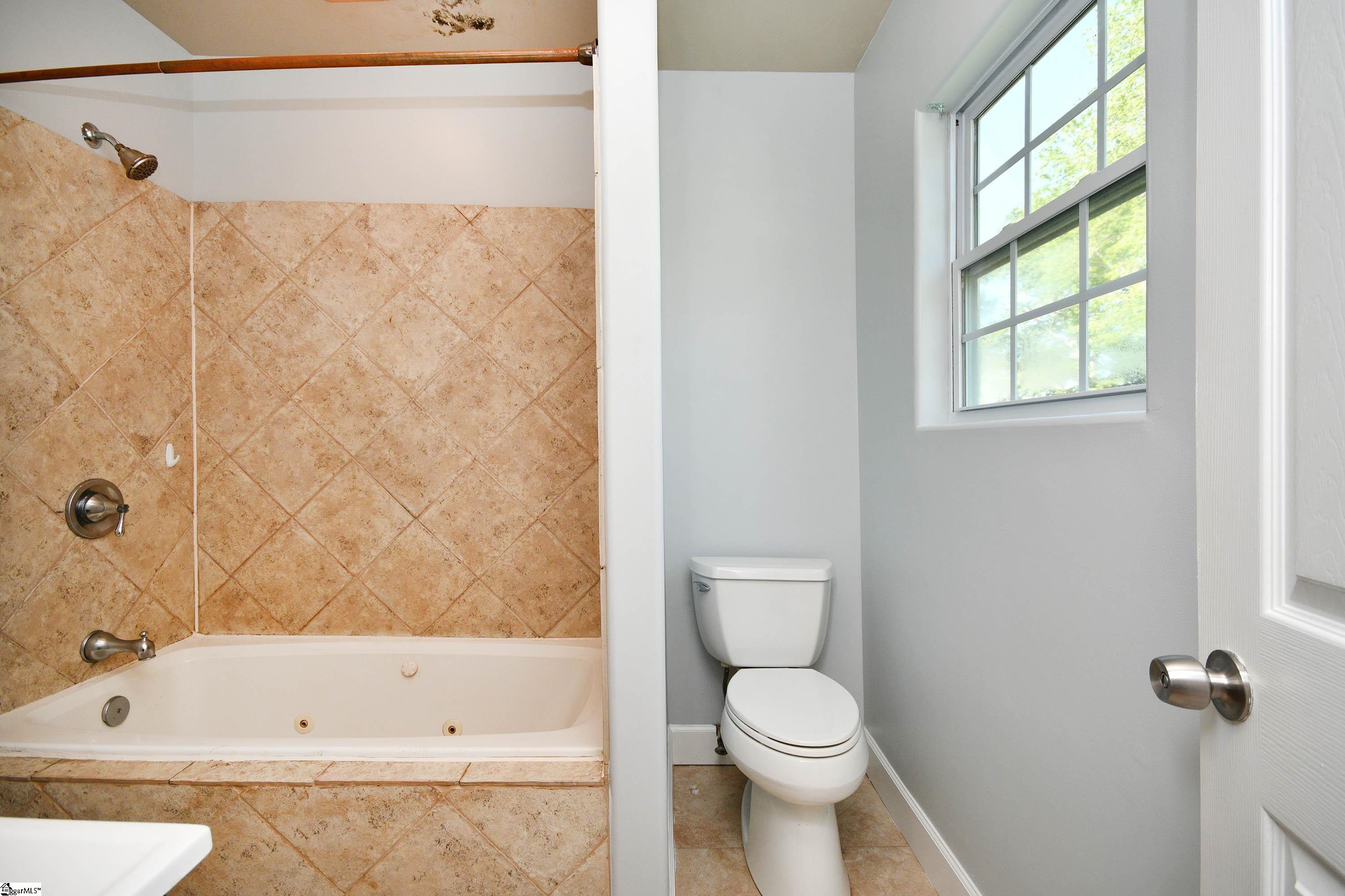 204 Parkins Mill Drive Greenville, SC 29607