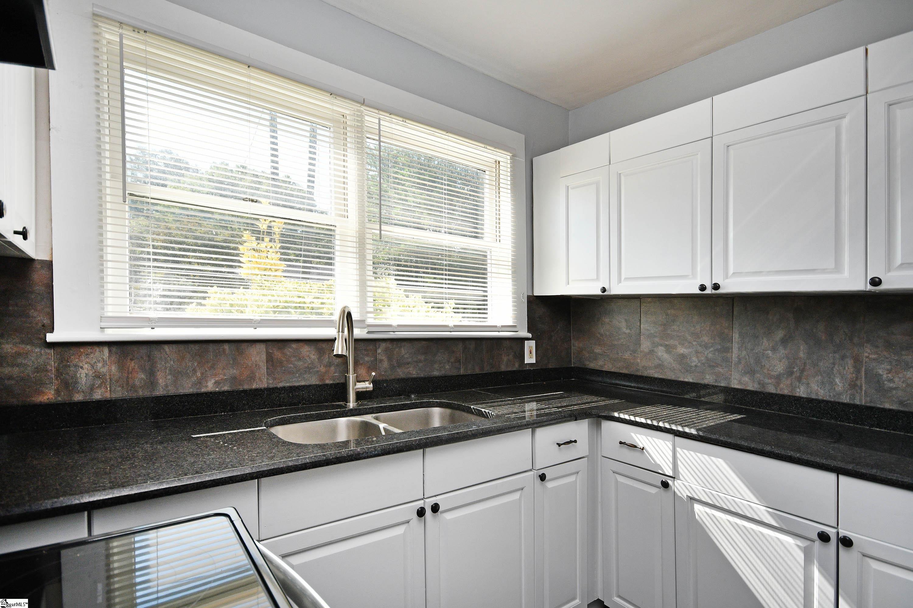 204 Parkins Mill Drive Greenville, SC 29607