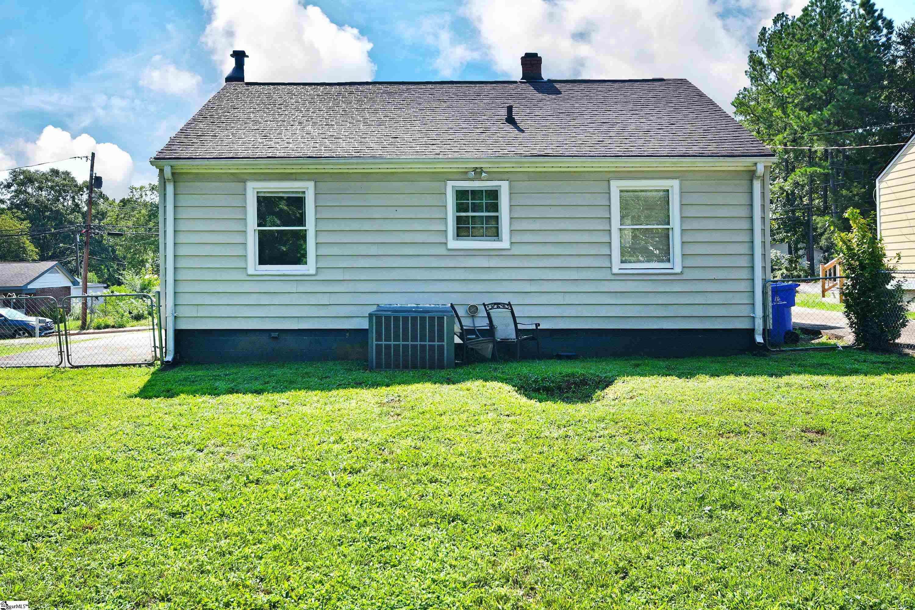 204 Parkins Mill Drive Greenville, SC 29607