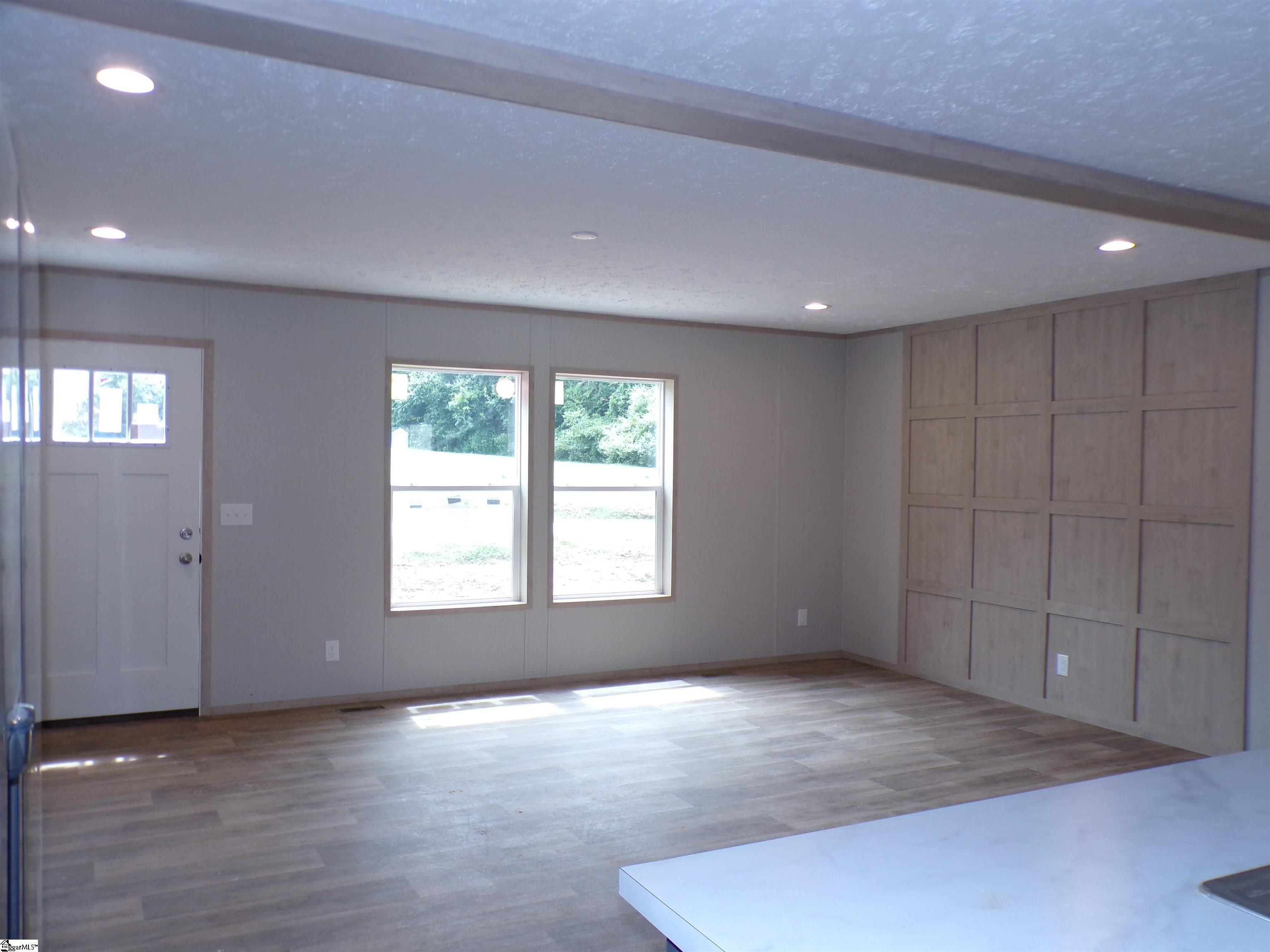 185 Hilltop Drive Chesnee, SC 29323
