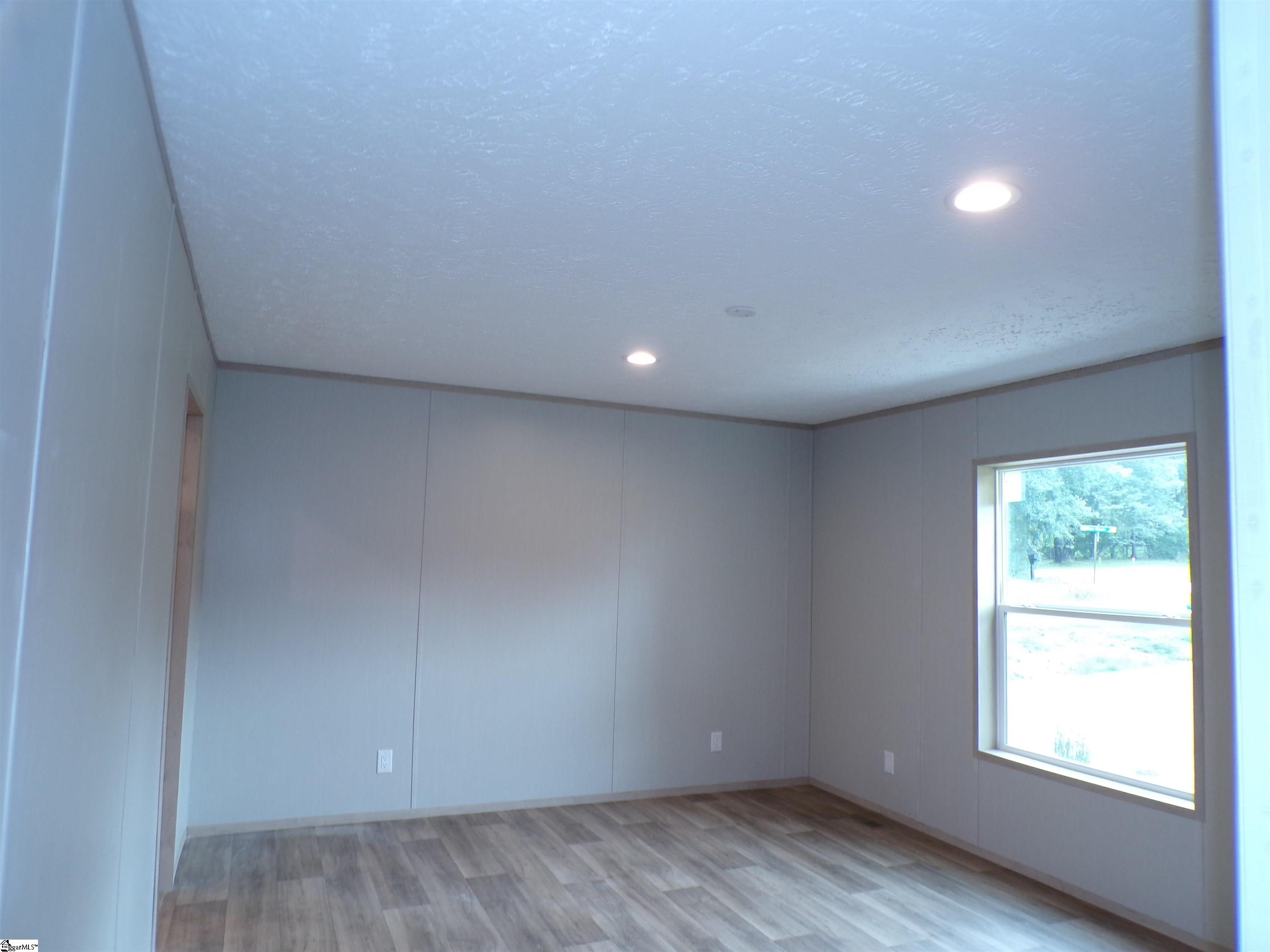 185 Hilltop Drive Chesnee, SC 29323
