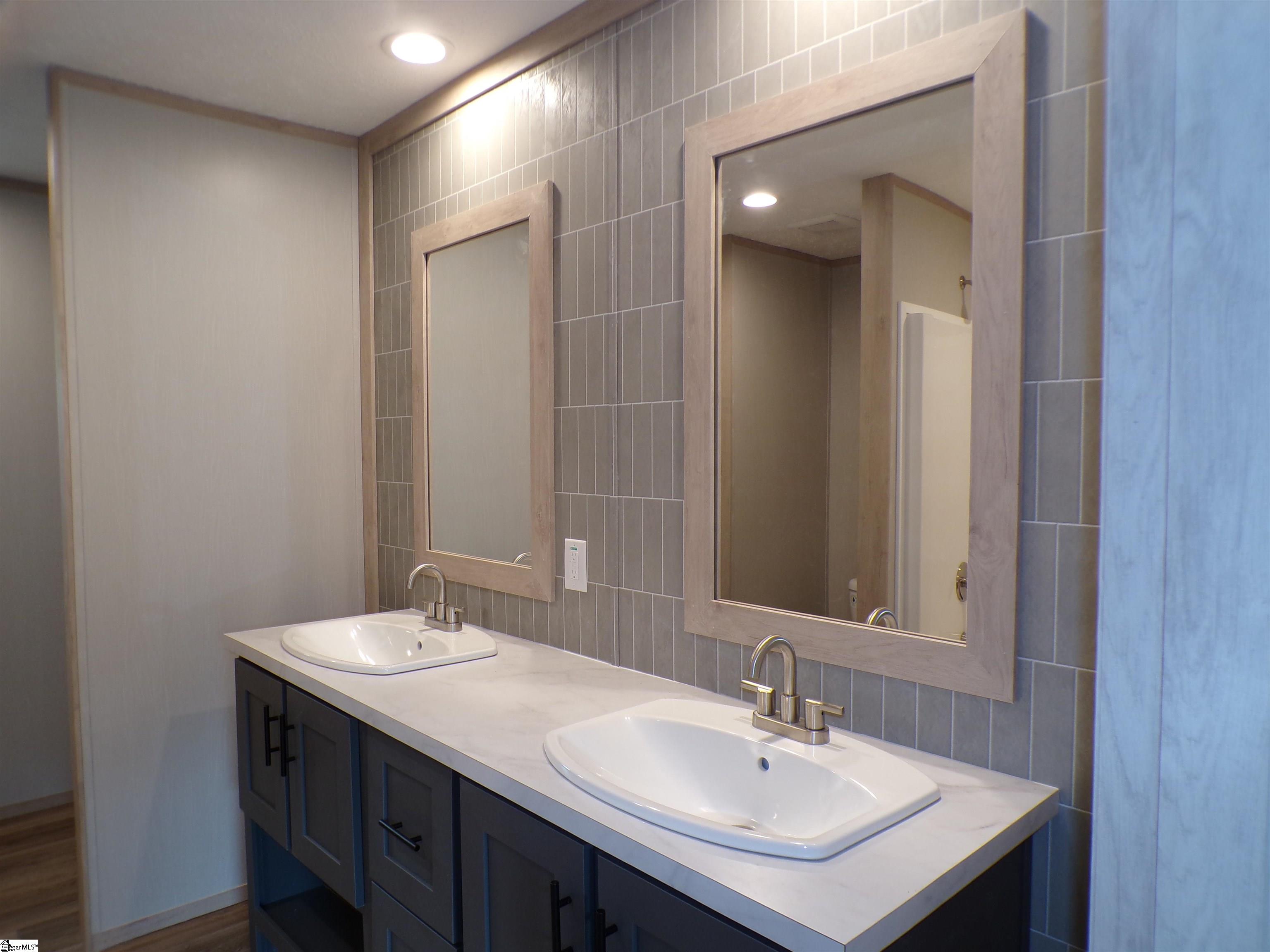 185 Hilltop Drive Chesnee, SC 29323