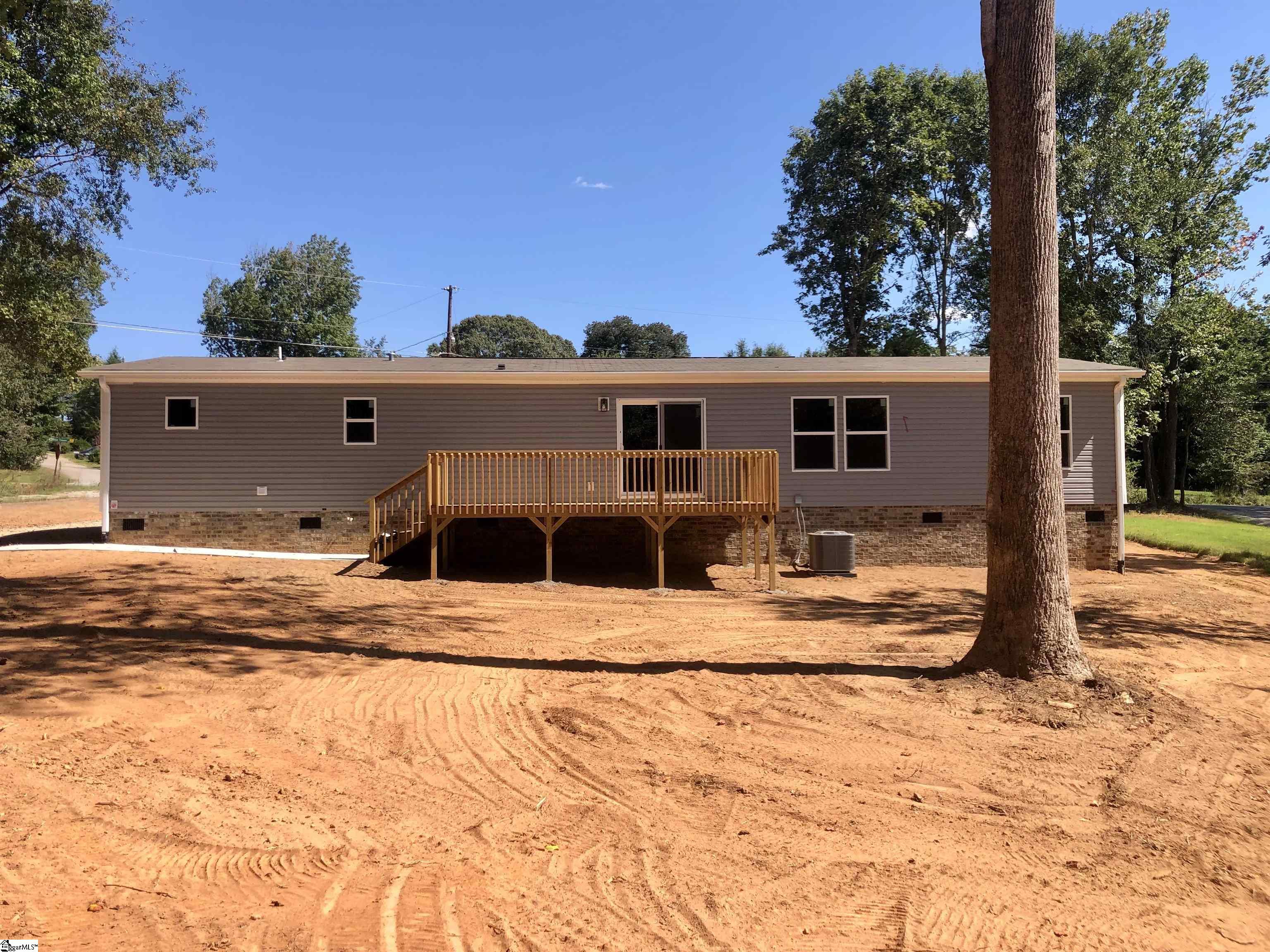 185 Hilltop Drive Chesnee, SC 29323
