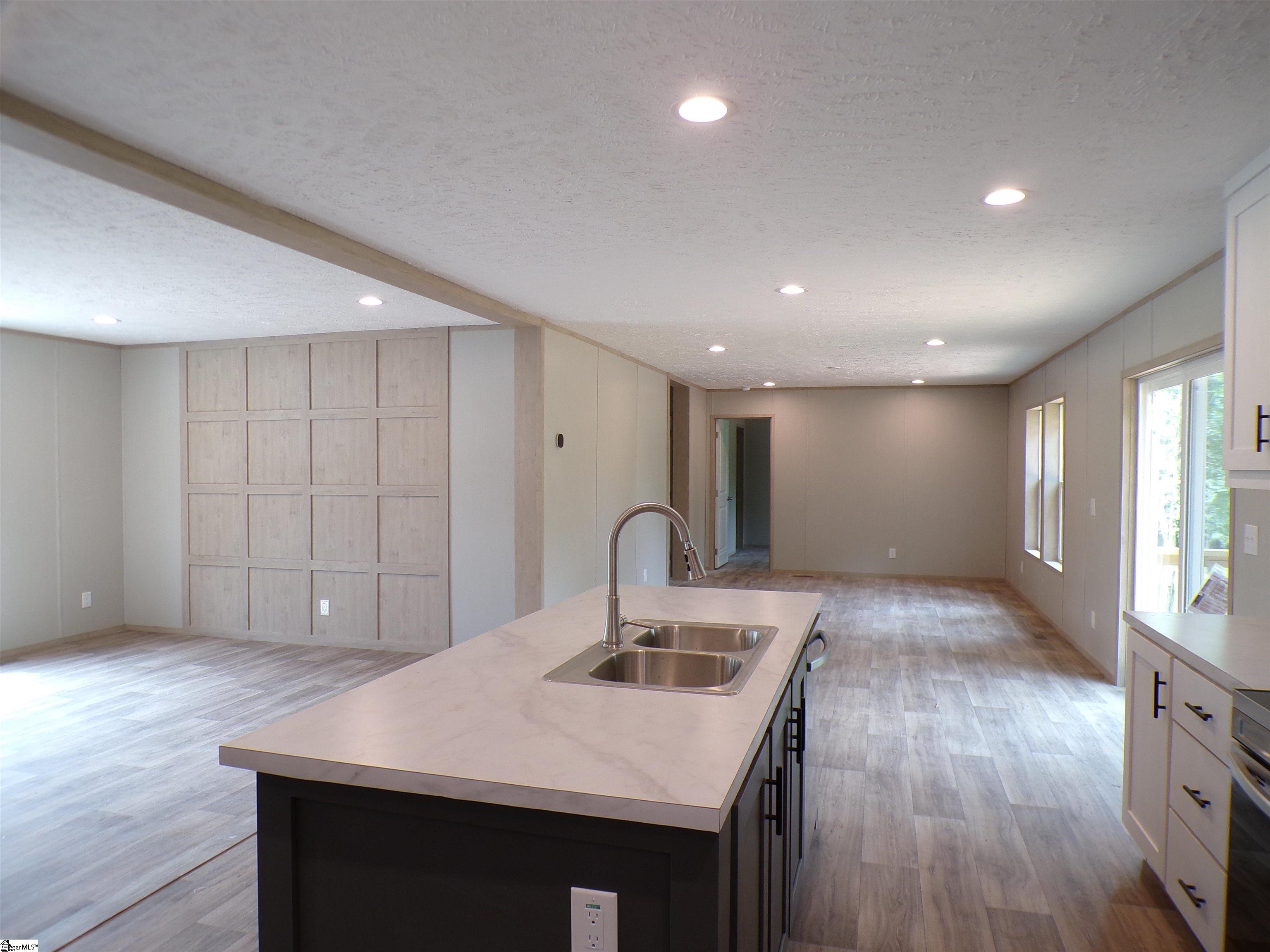 185 Hilltop Drive Chesnee, SC 29323